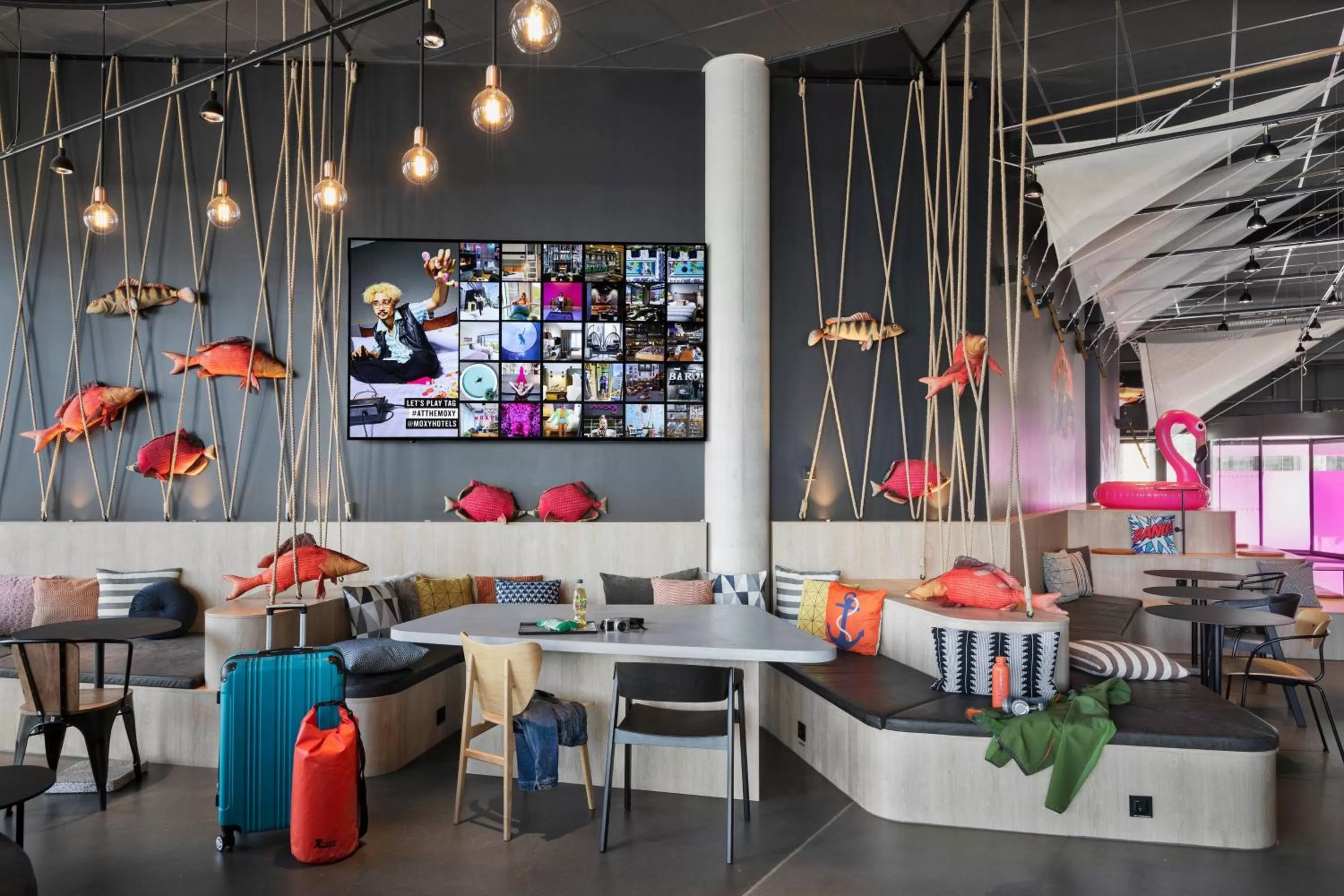 Lounge or bar in Moxy Bergen