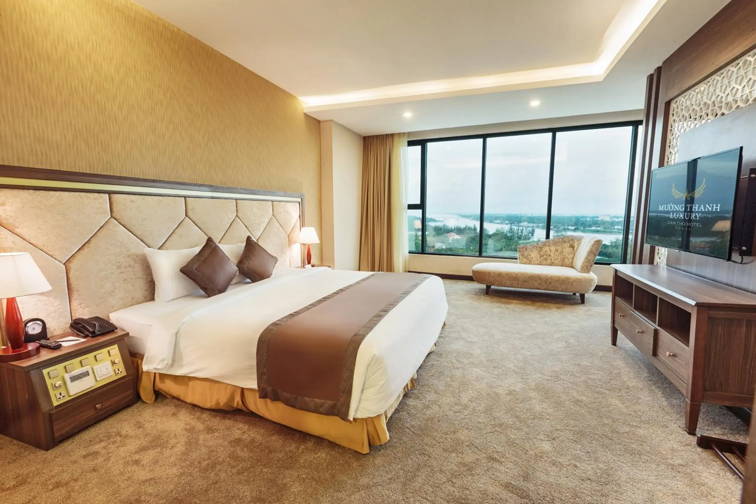 Executive Suite in Muong Thanh Luxury Can Tho Hotel Executive Suite in Muong Thanh Luxury Can Tho Hotel