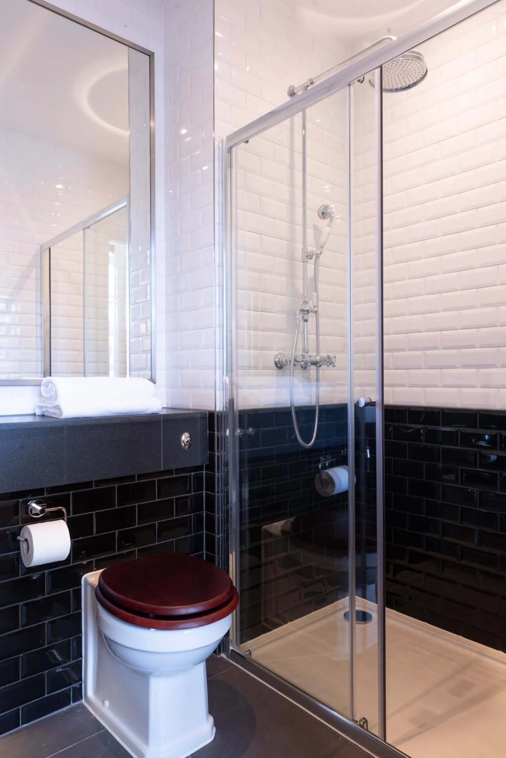 Bathroom in Gunmakers