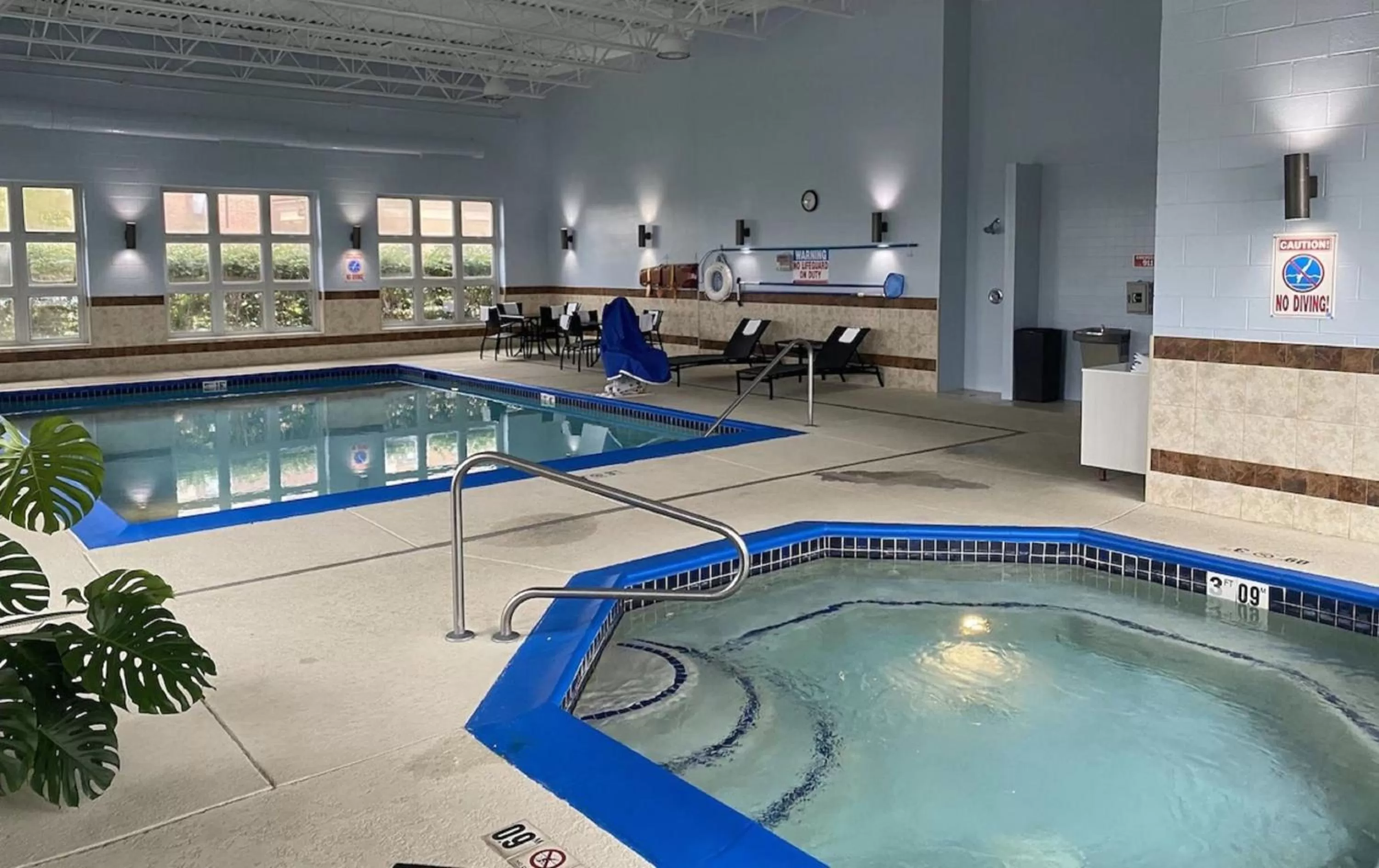 Swimming pool in Holiday Inn Express Wixom by IHG