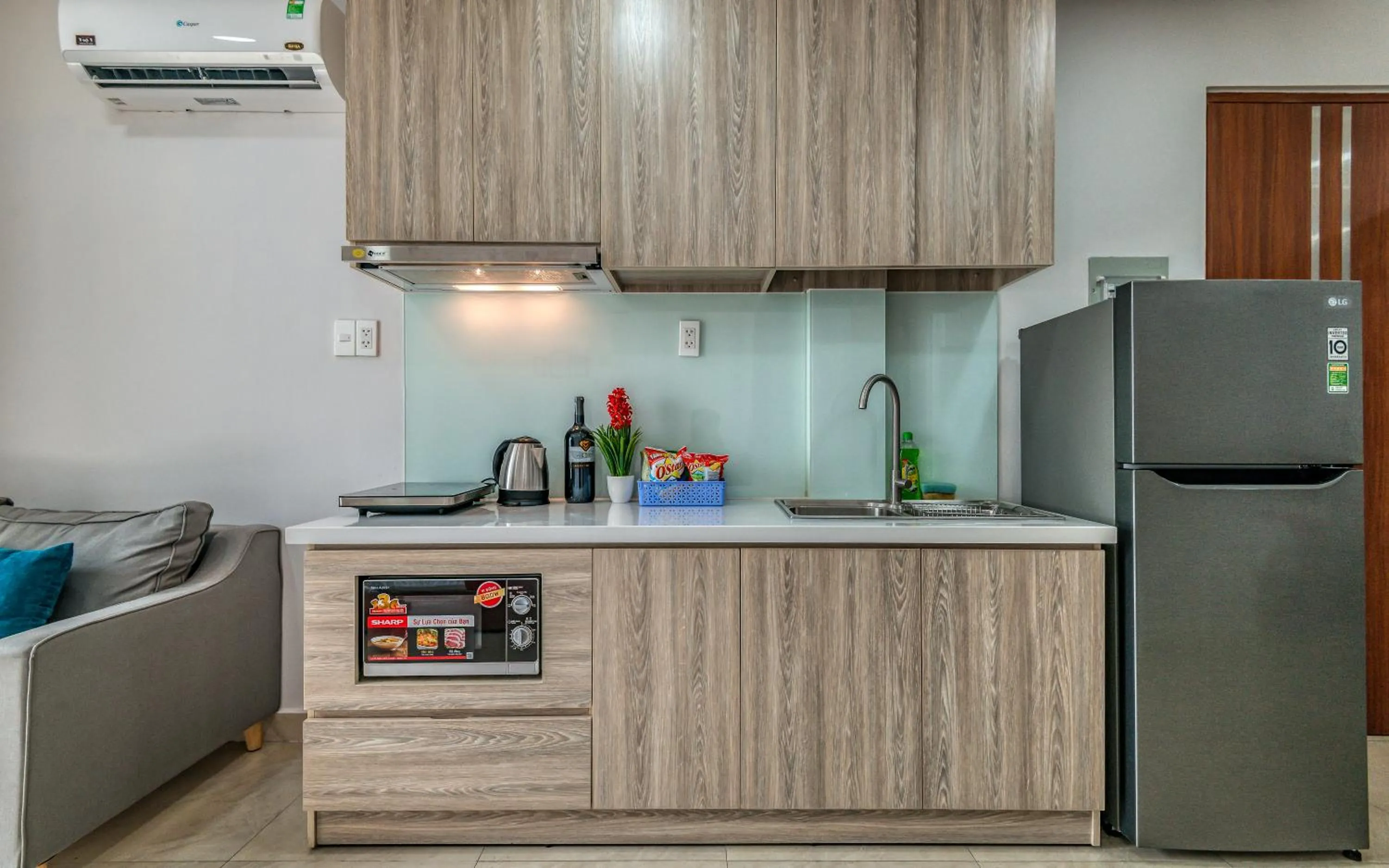 Kitchen or kitchenette in Cherry Hotel and Apartment