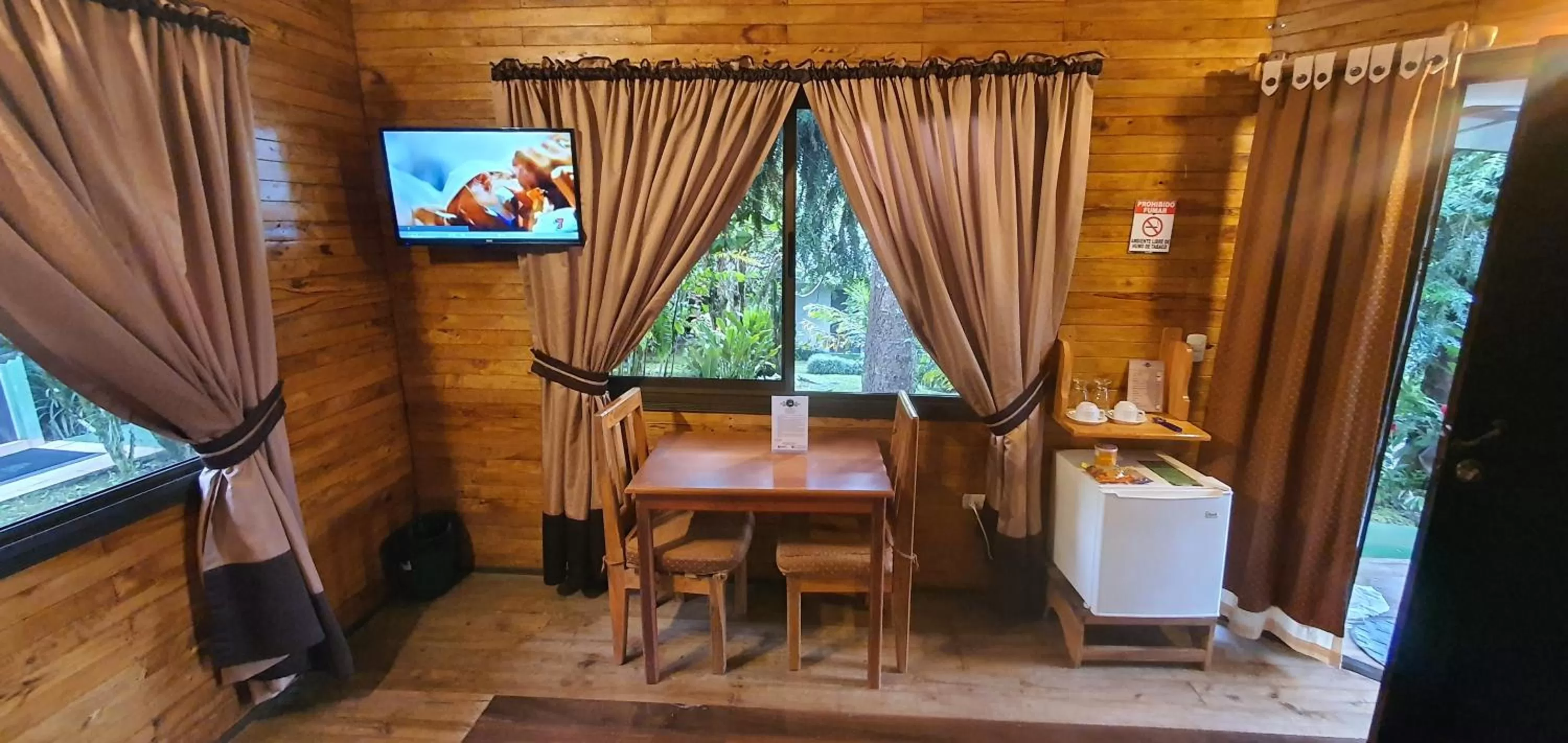 Dining Area in Cabañas Green House