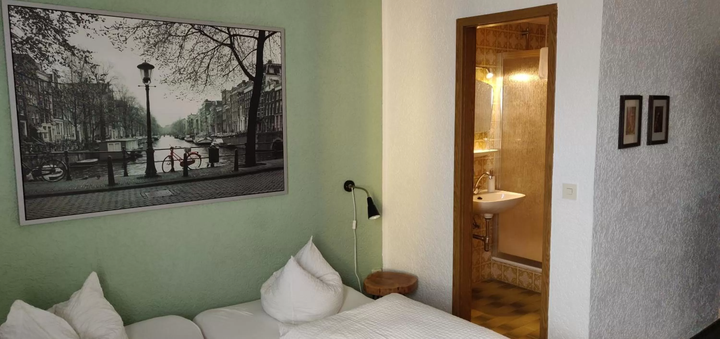 Bed in Gasthof Drei Linden