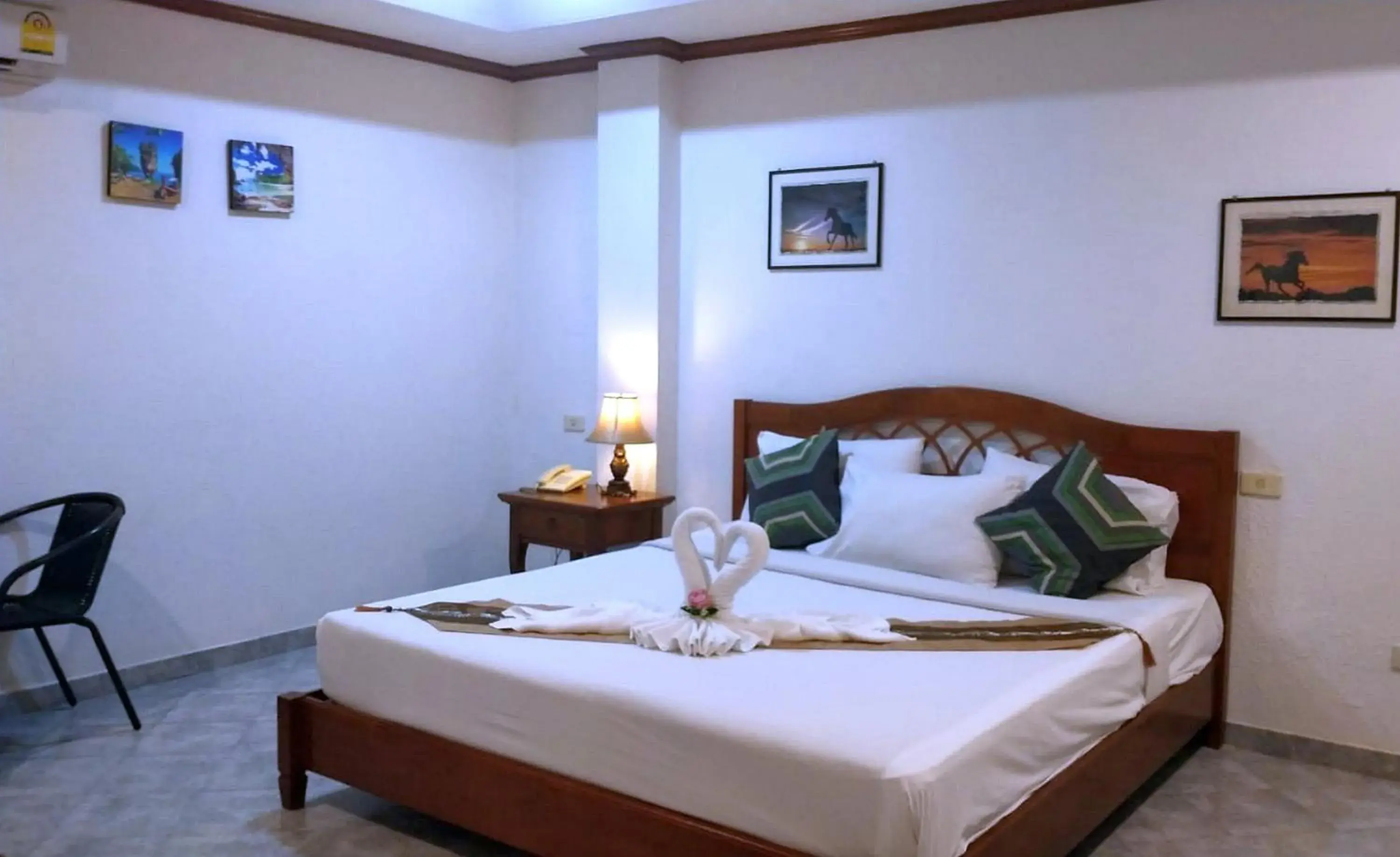 Standard King Room - single occupancy in Orchid Residence Standard King Room - single occupancy in Orchid Residence