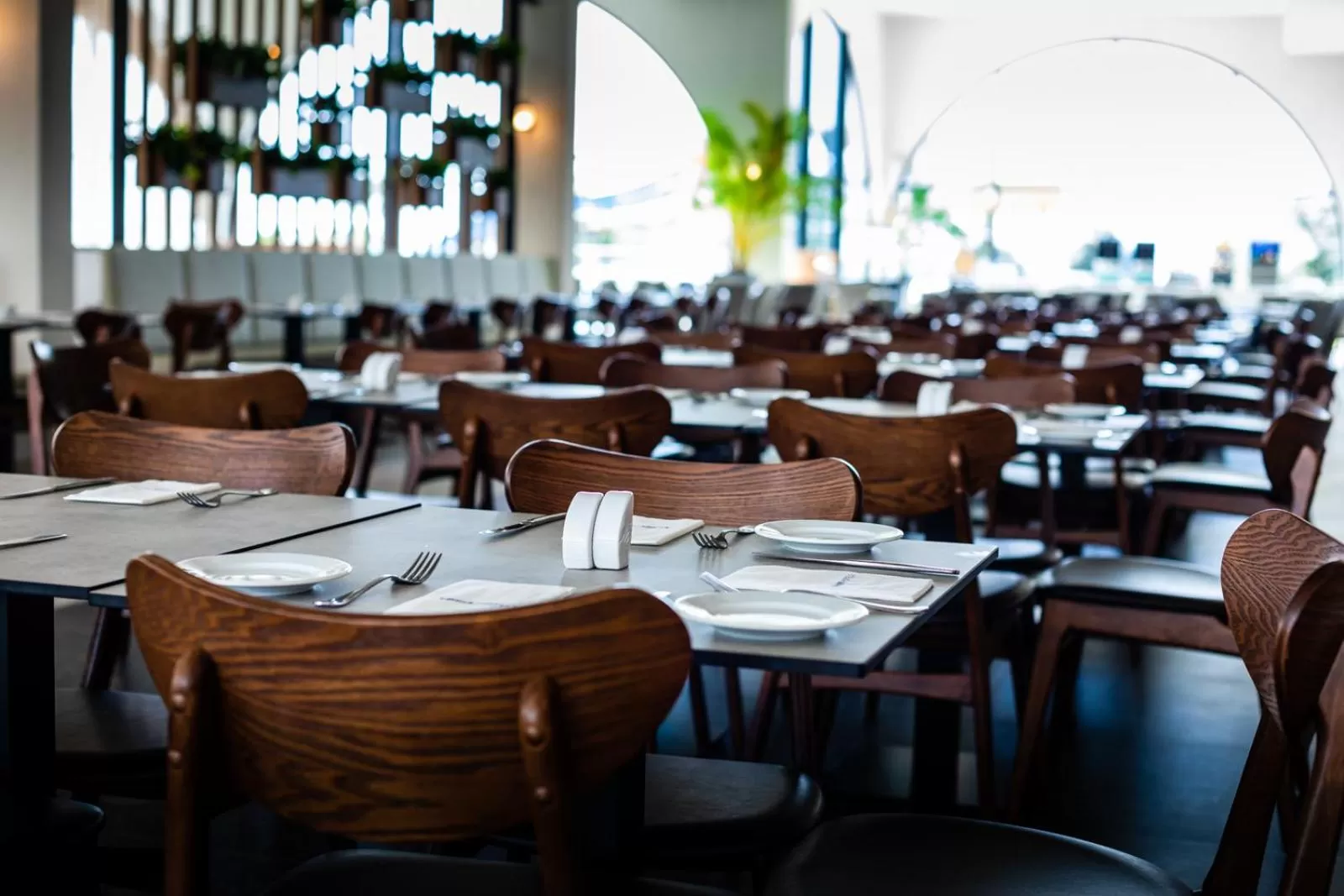 Restaurant/places to eat in Louis Phaethon Beach