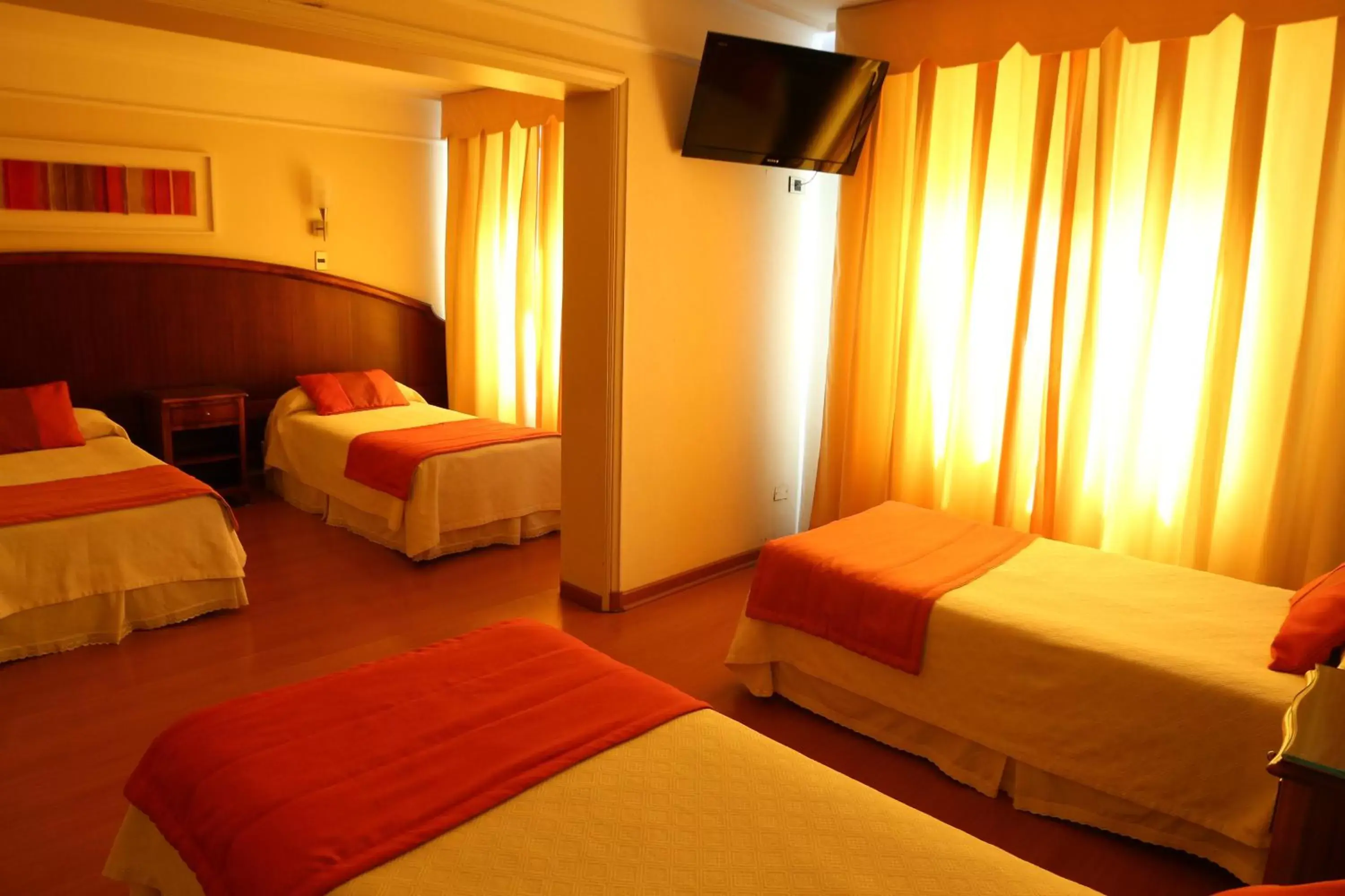 Quadruple Room in Hotel Gran Palace Quadruple Room in Hotel Gran Palace