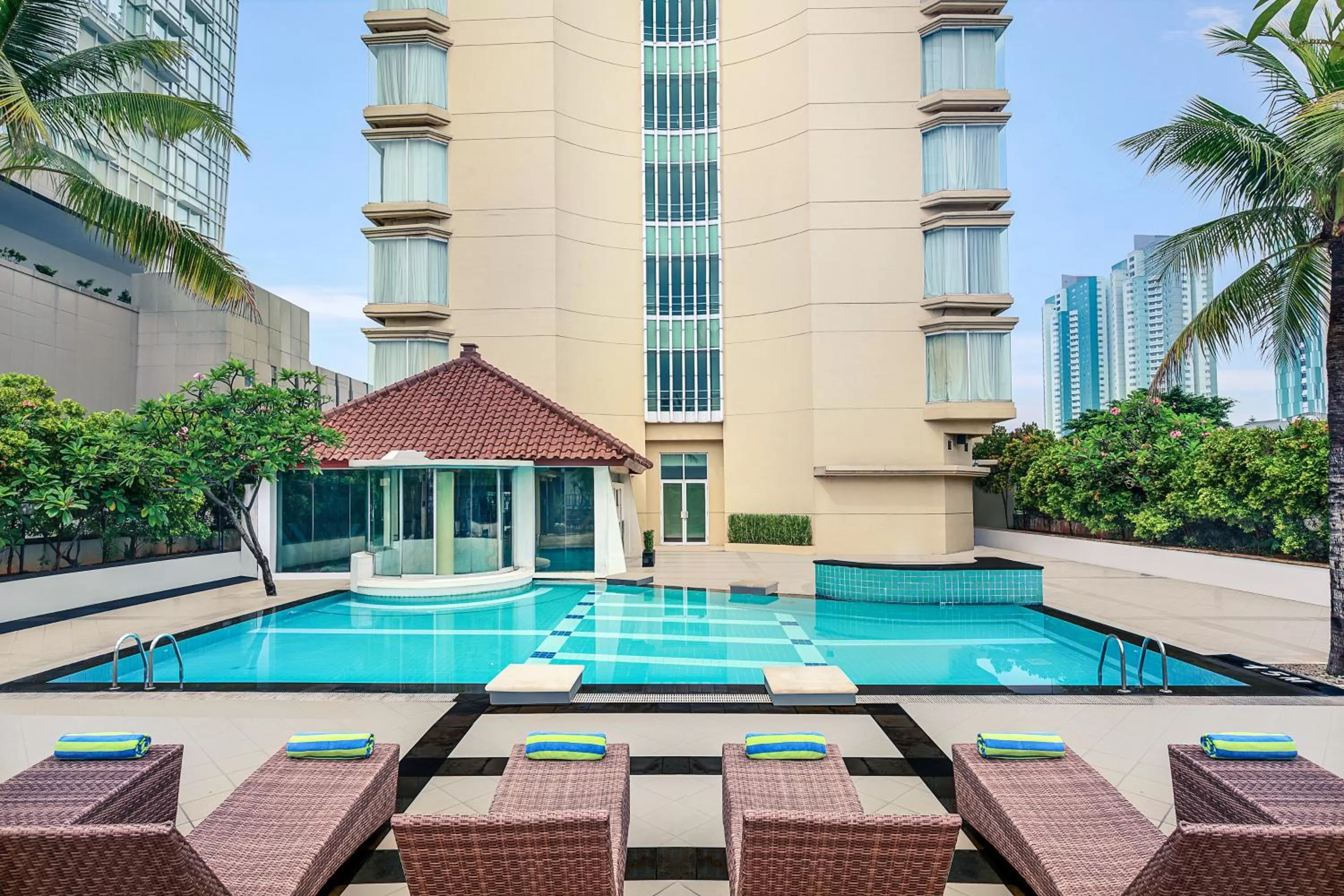 Swimming pool in Mercure Jakarta Kota