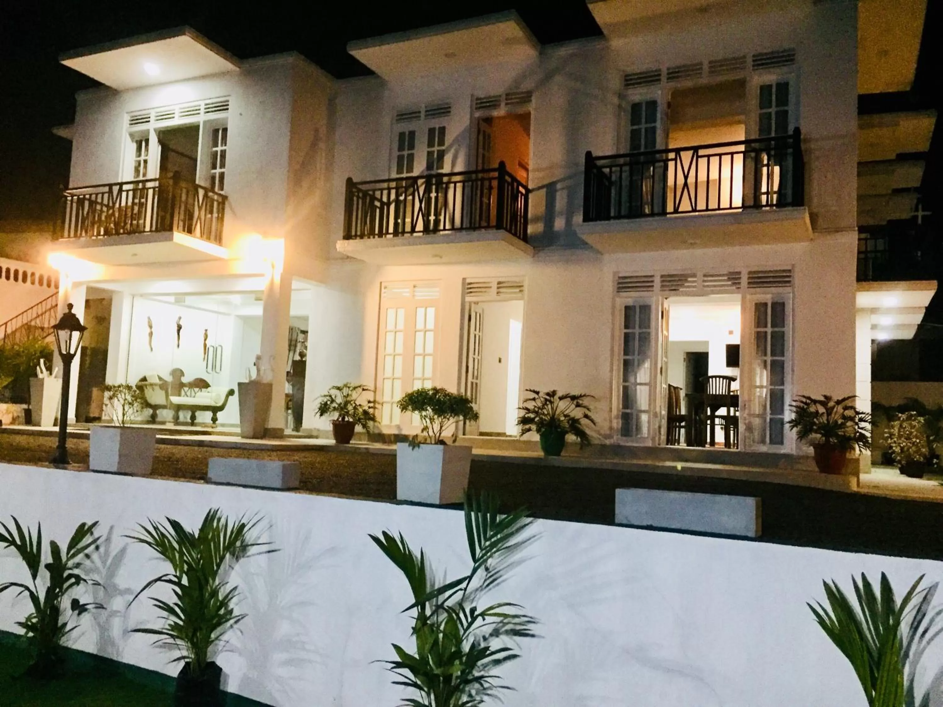 Swimming Pool in Hotel Mount Castle