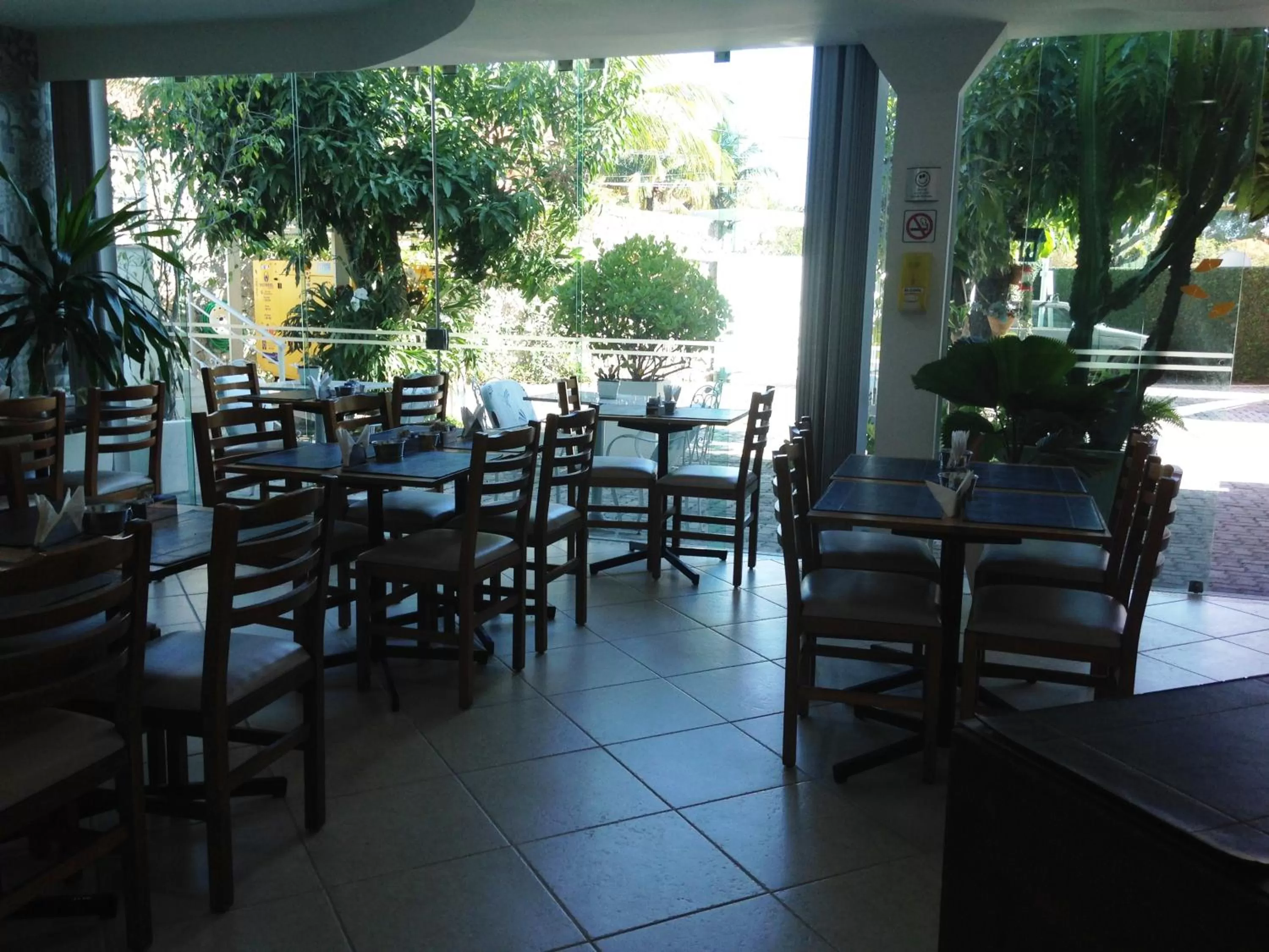 Banquet/Function facilities, Restaurant/Places to Eat in Camboinhas Beach Pousada