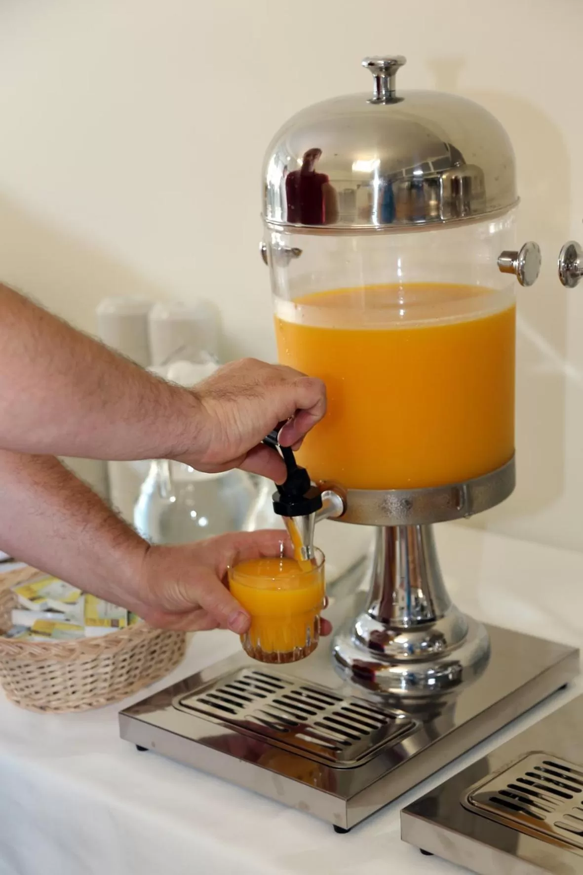 Breakfast, Drinks in Mervin Hotel