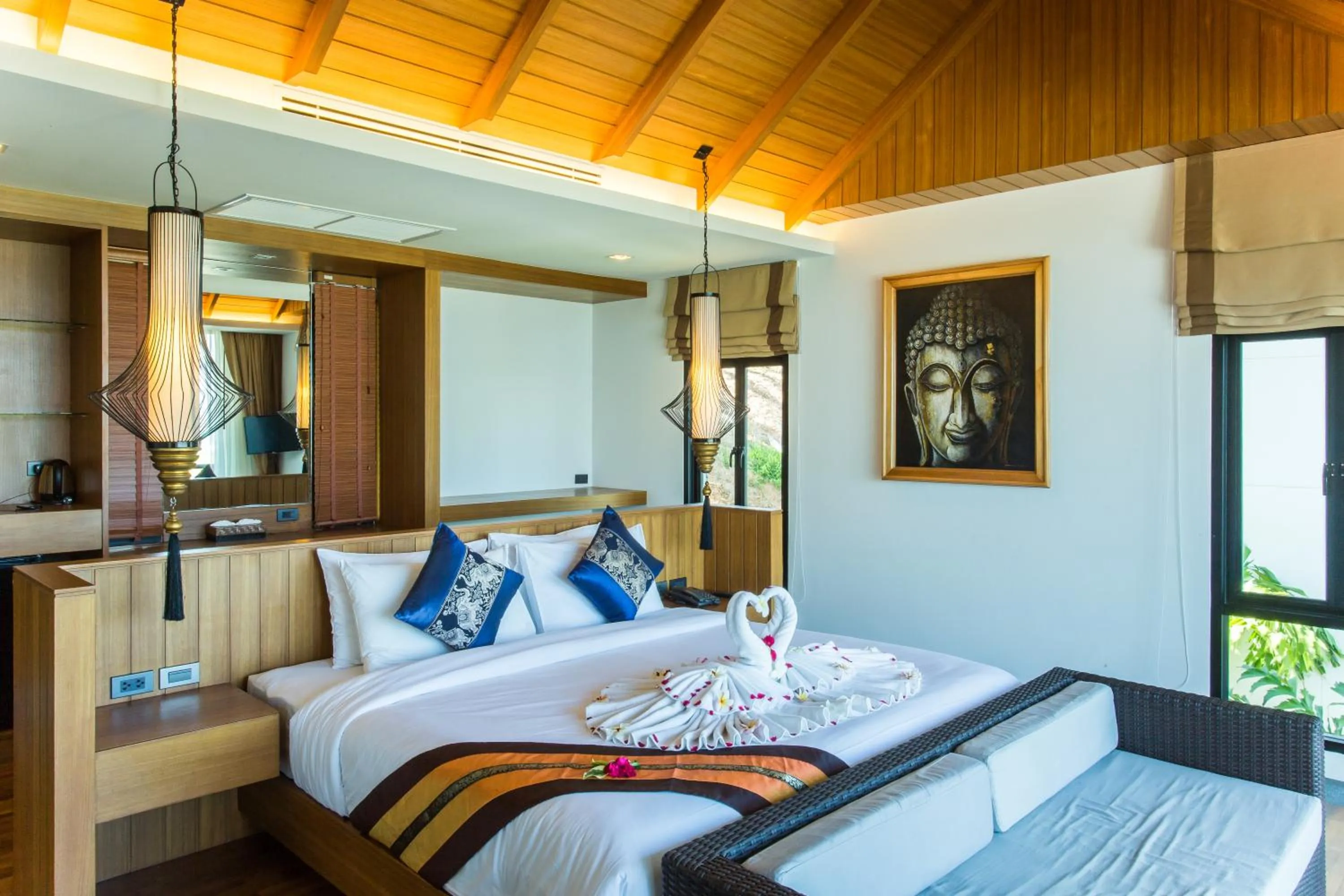 Bed in Chalong Chalet Resort