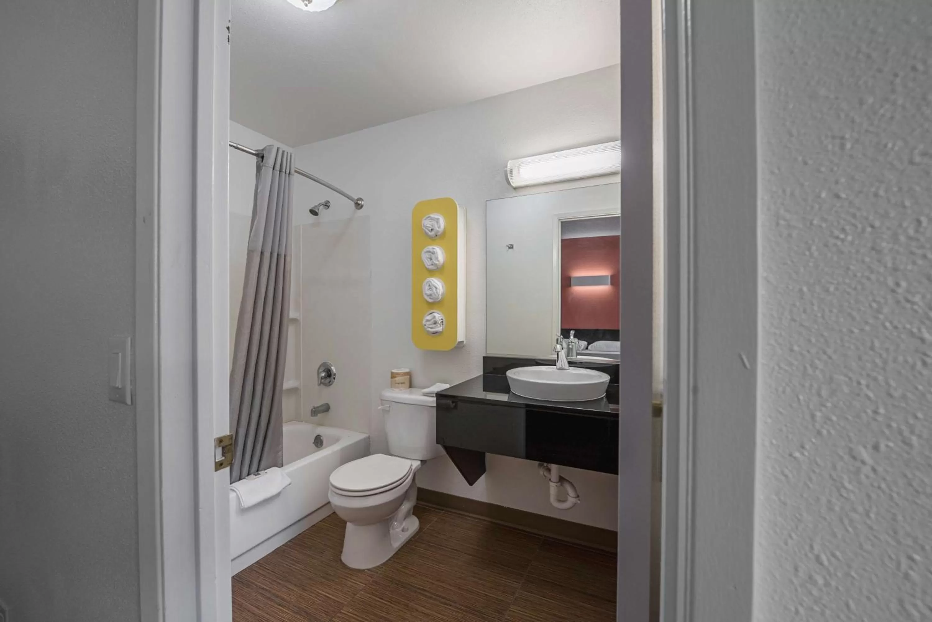 Photo of the whole room in Motel 6-Fallon, NV