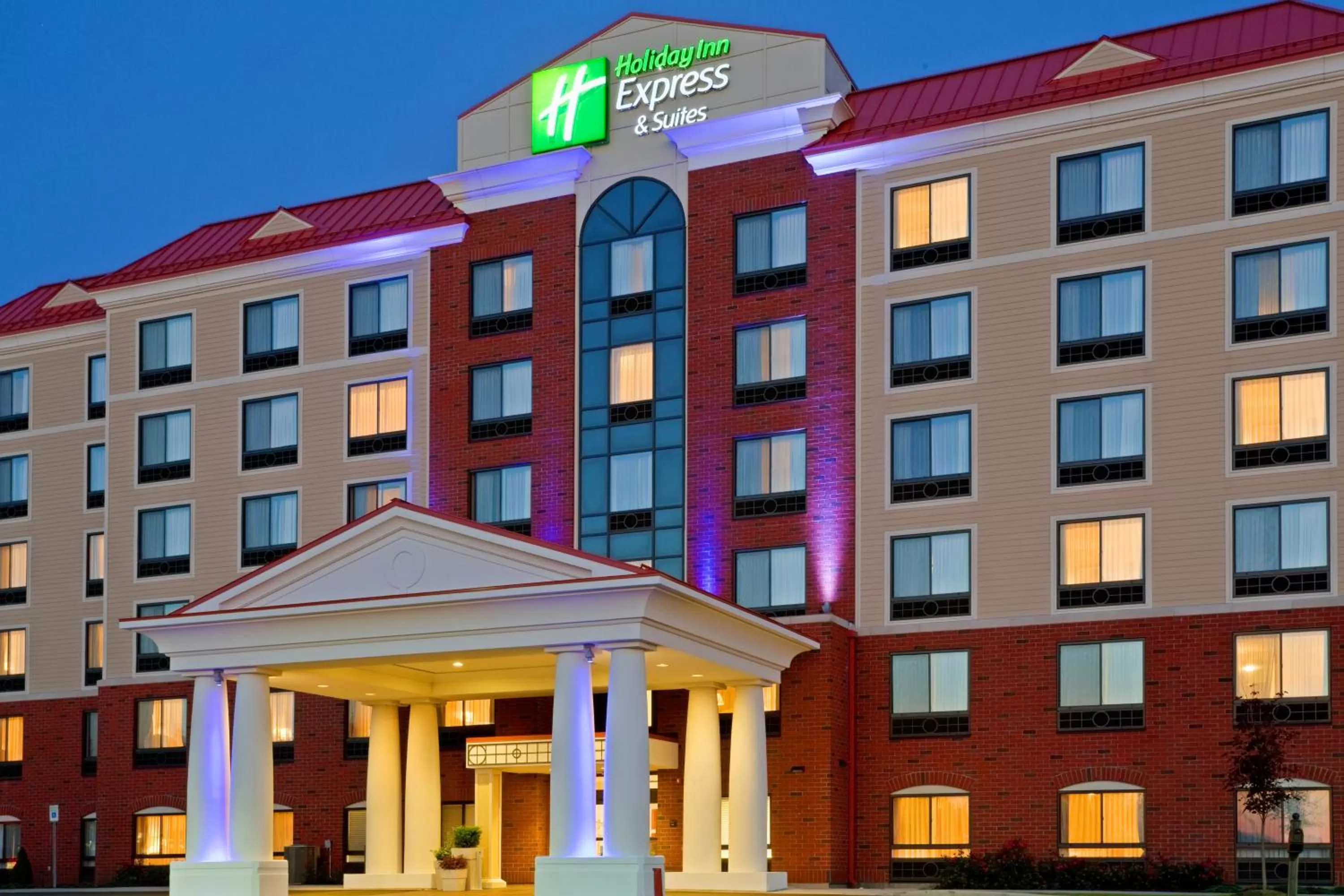 Property building in Holiday Inn Express & Suites Albany Airport Area - Latham by IHG