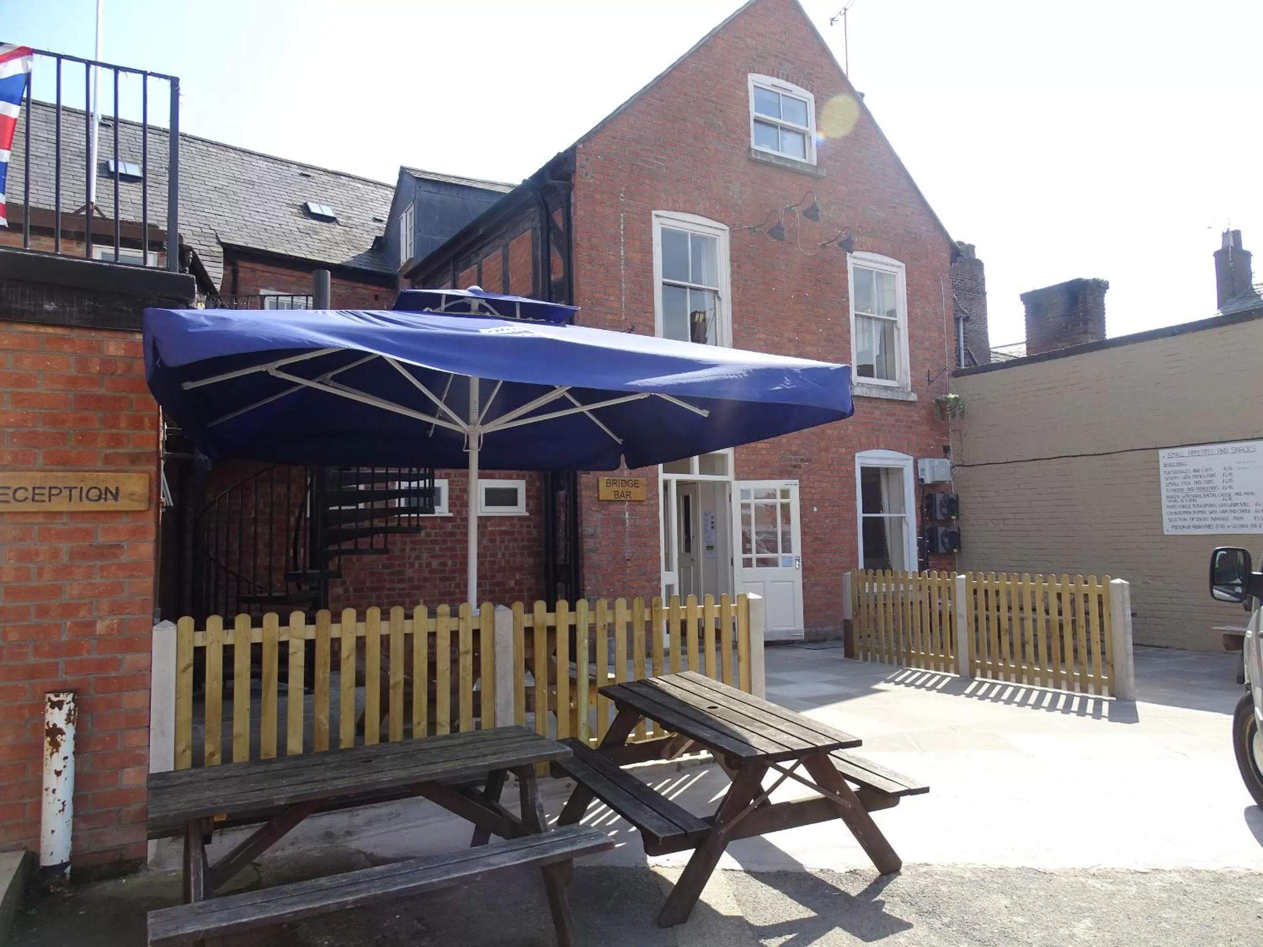 Garden view in Ellesmere Hotel