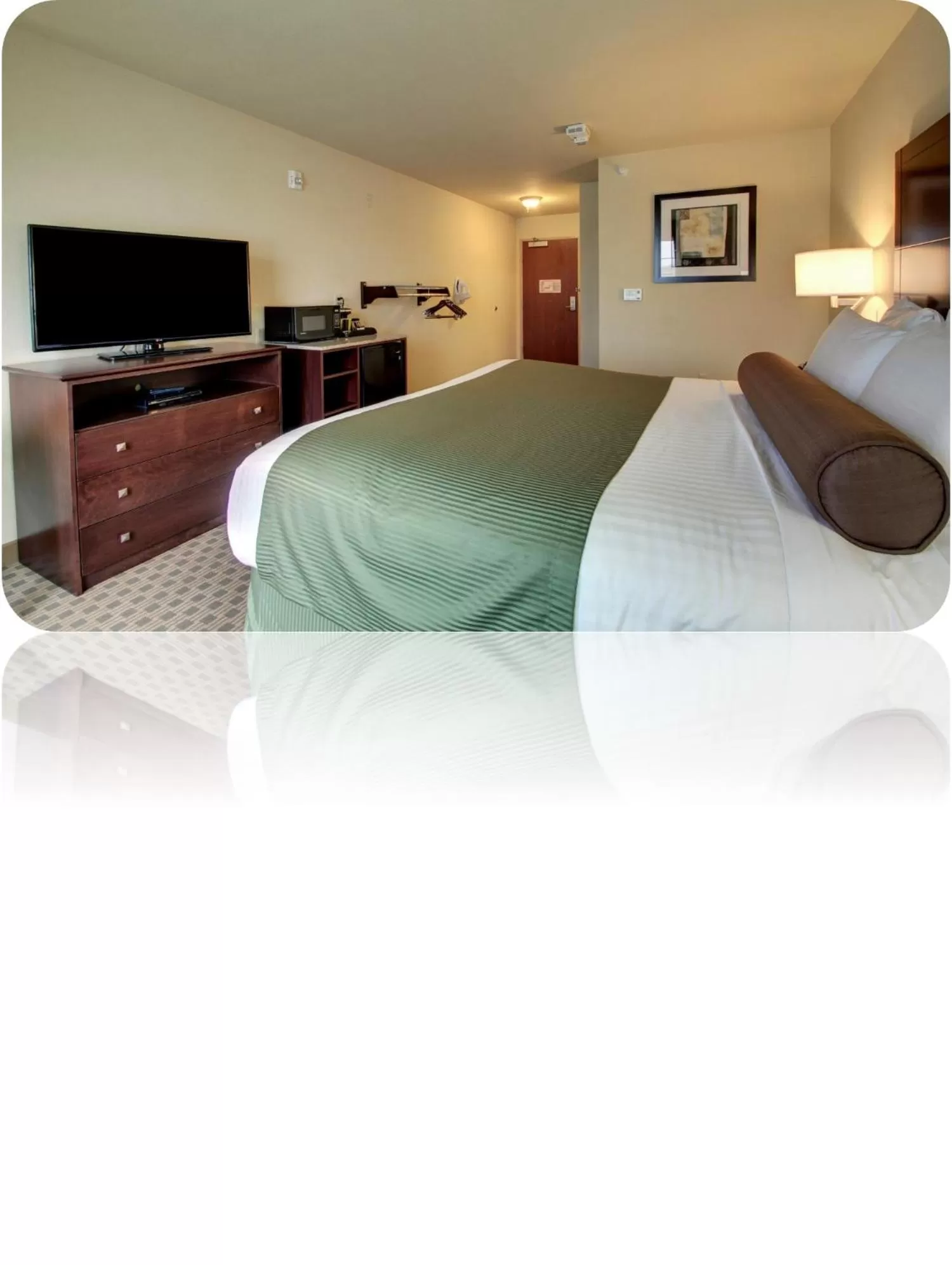 Photo of the whole room, Bed in Cobblestone Inn & Suites - Harvey
