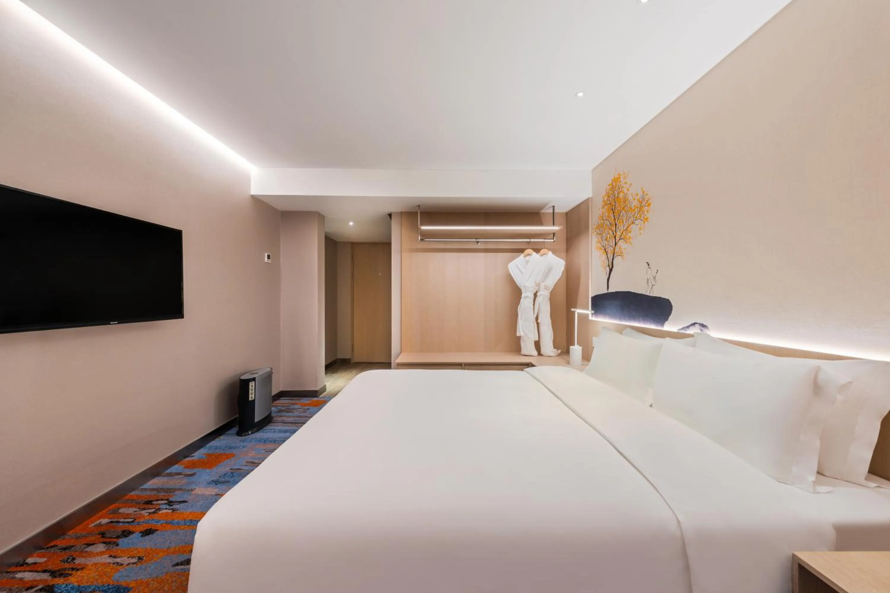 Bed in Sunworld Hotel Wangfujing