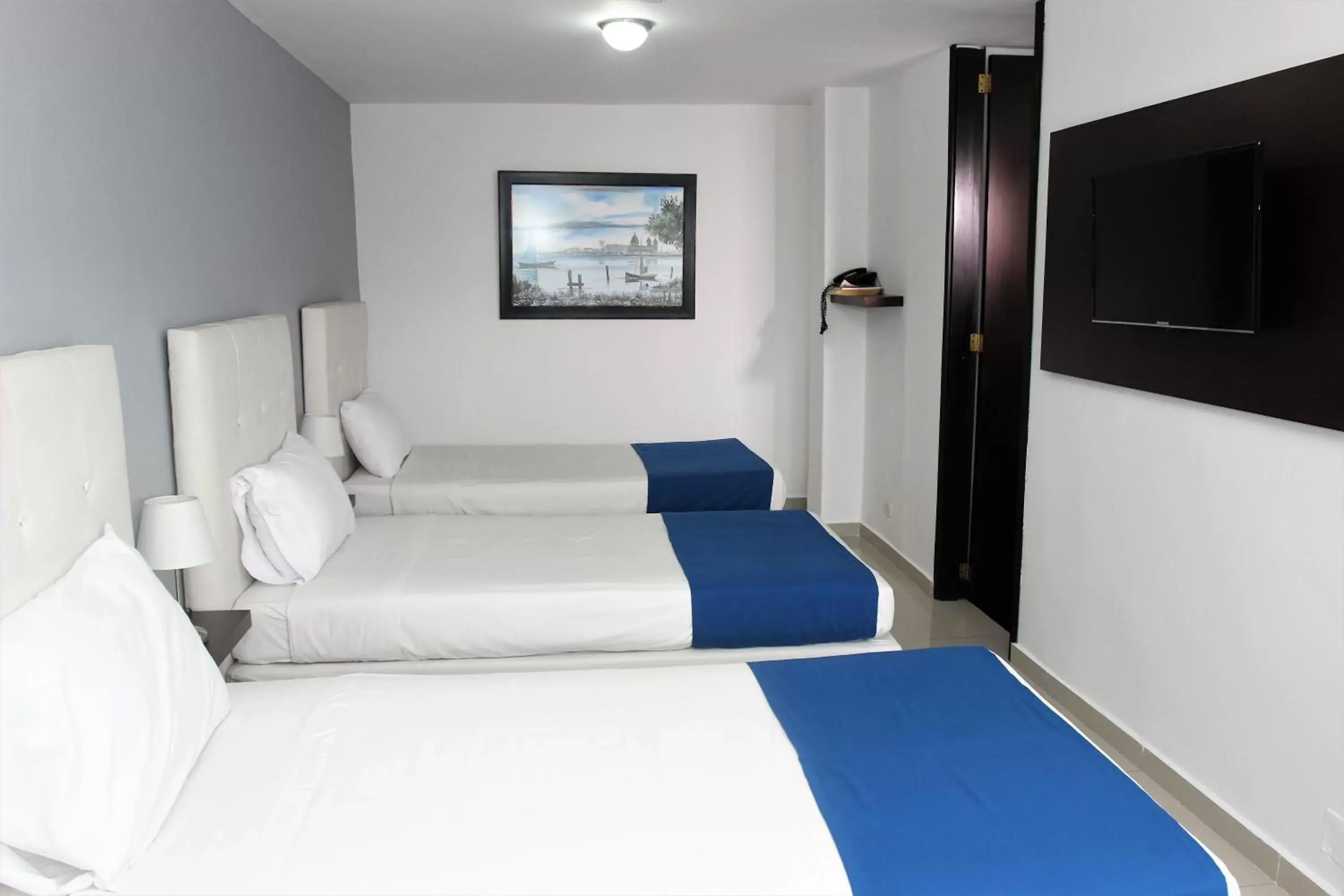 Classic Triple Room in Eslait Hotel & Apartamentos Classic Triple Room in Eslait Hotel & Apartamentos