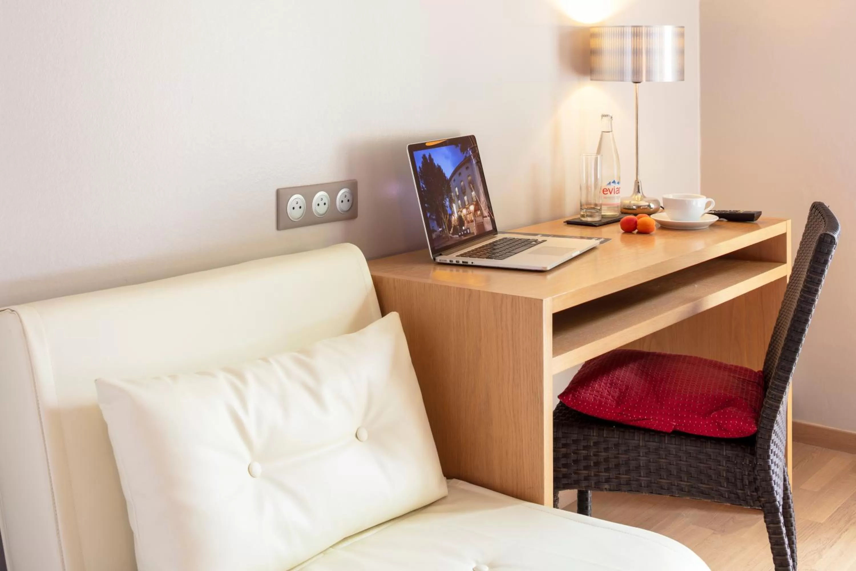 TV and multimedia in Hotel La Chaumière