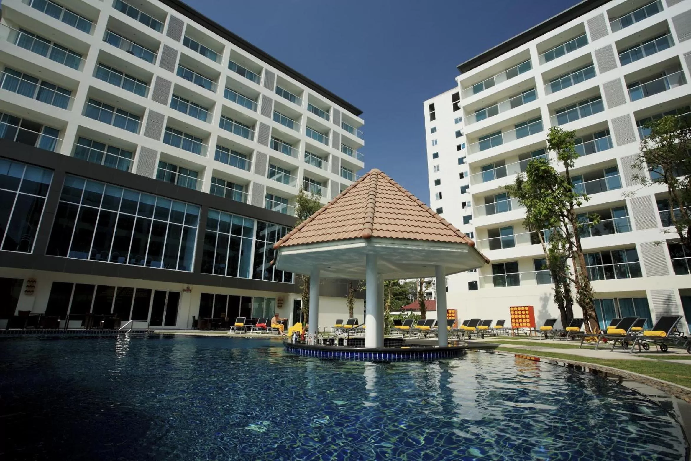 Swimming pool in Centara Pattaya Hotel