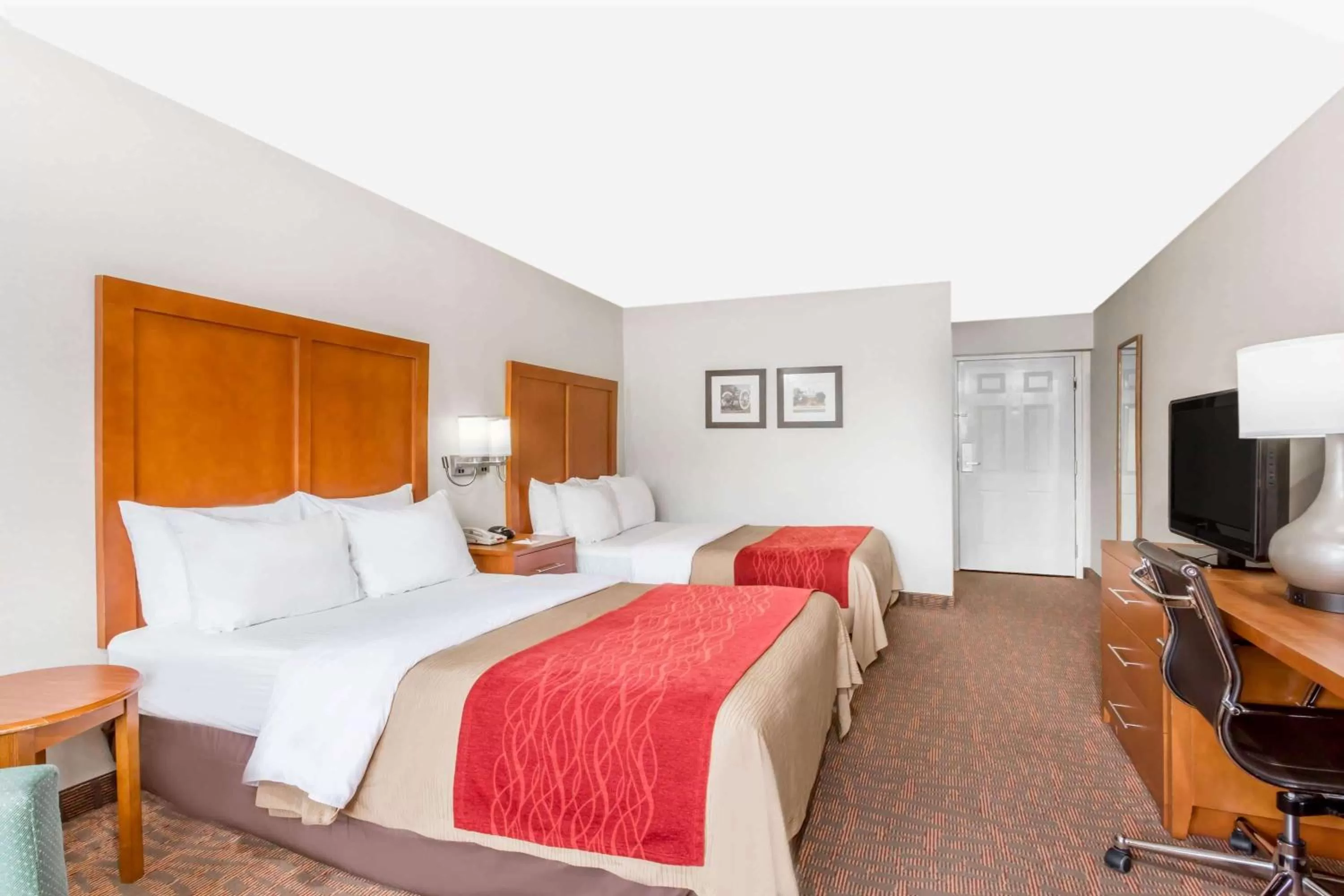 Photo of the whole room, Bed in Days Inn by Wyndham Williamsburg Historic Area