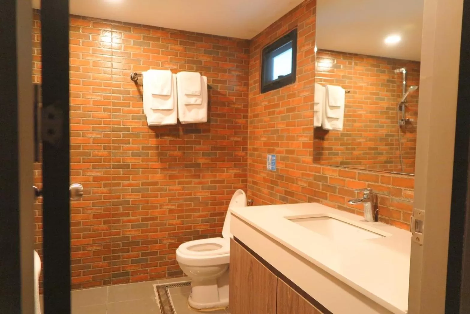 Bathroom in V20 Boutique Jacuzzi Hotel