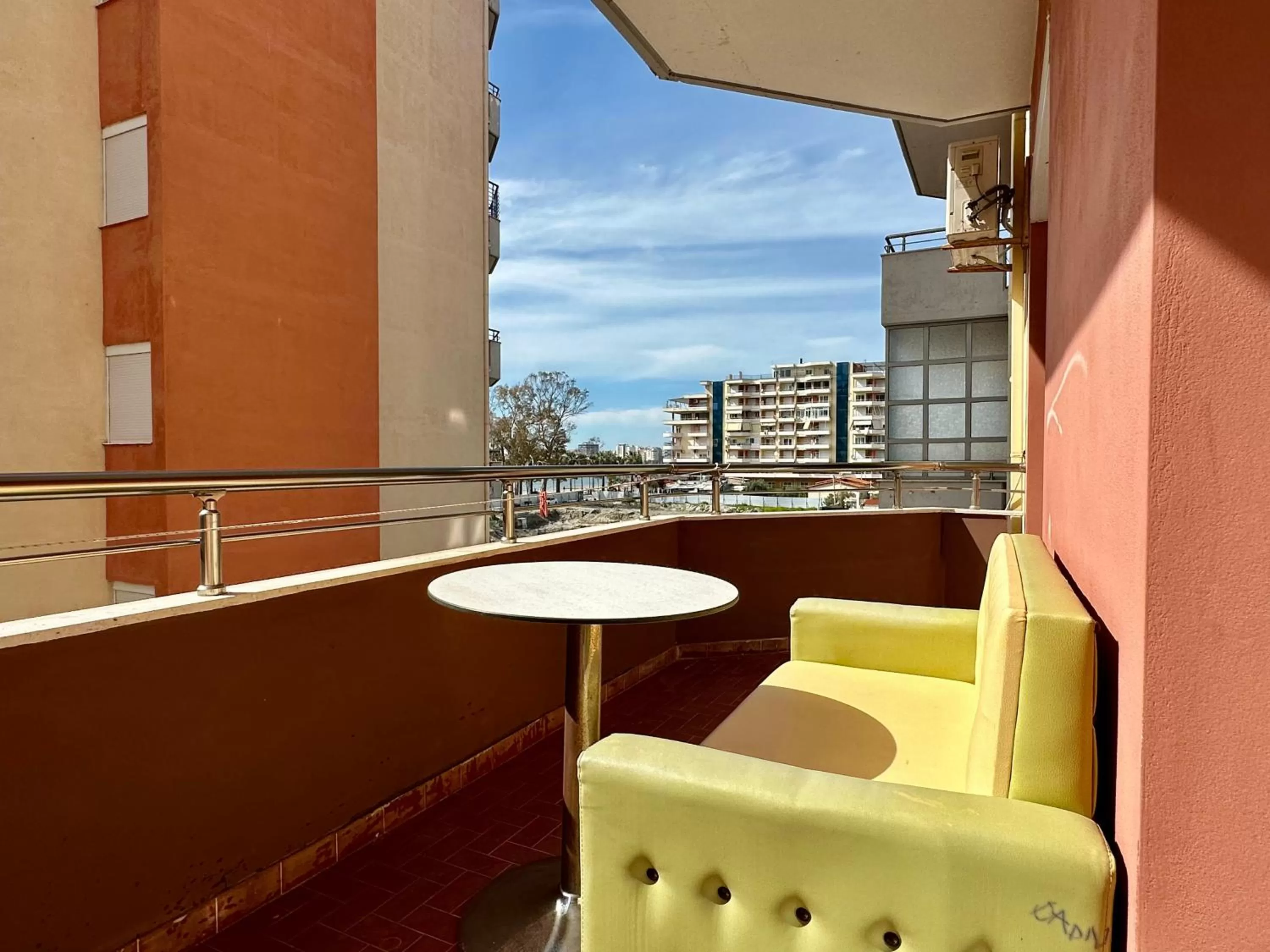 Day in FAMILY SUITE RESIDENCE