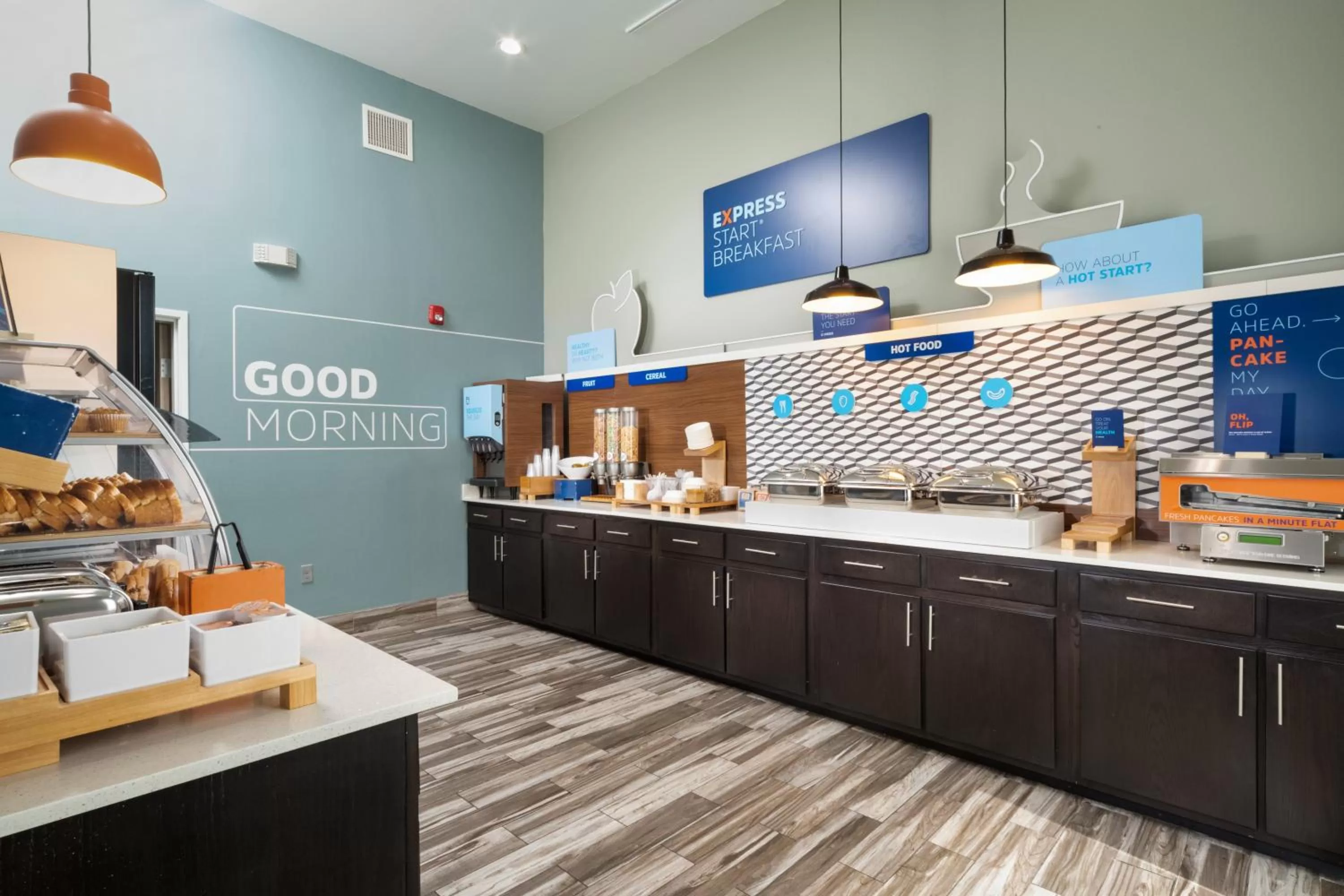 Food in Holiday Inn Express & Suites Memphis Arpt Elvis Presley Blv by IHG