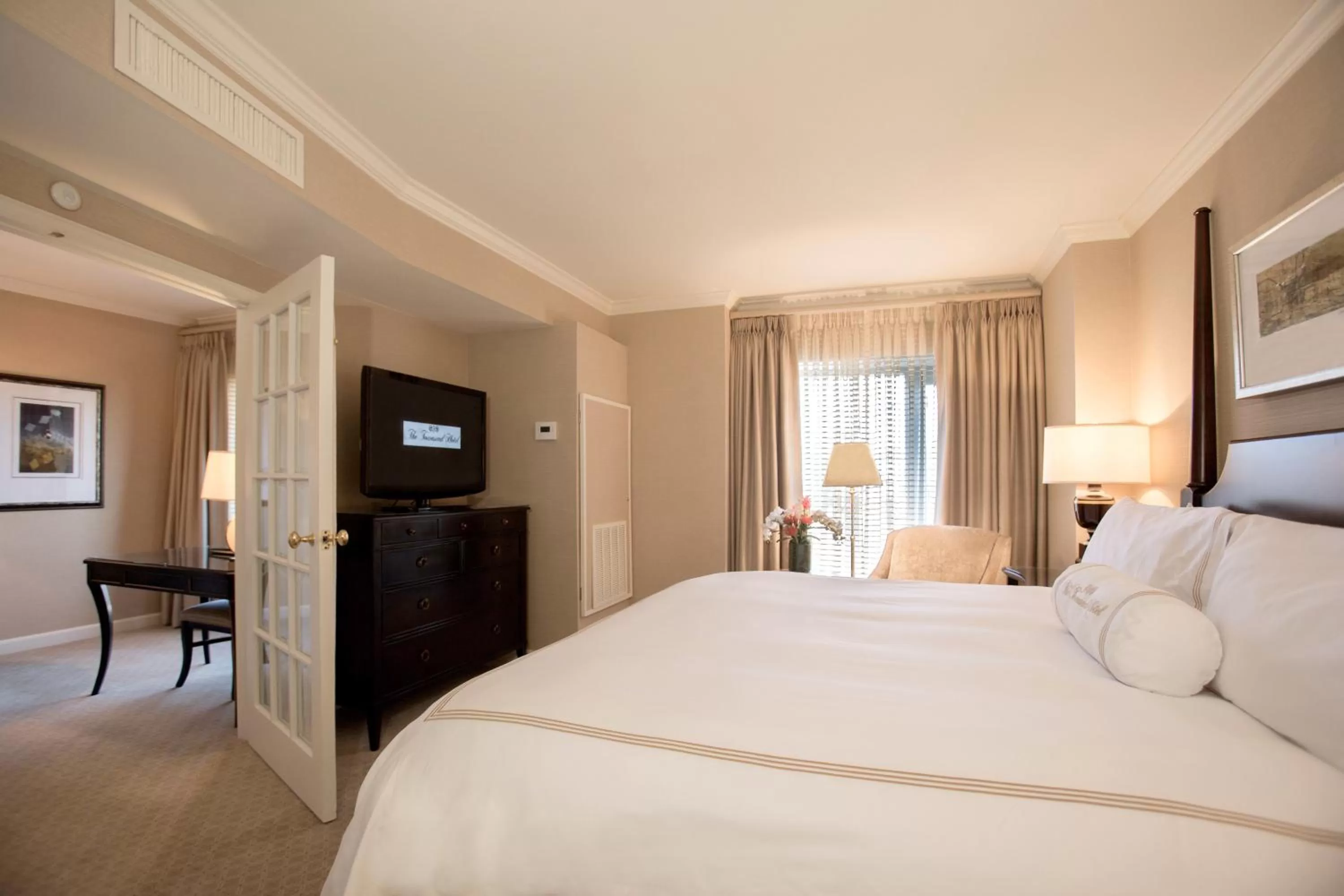 Bed in The Townsend Hotel