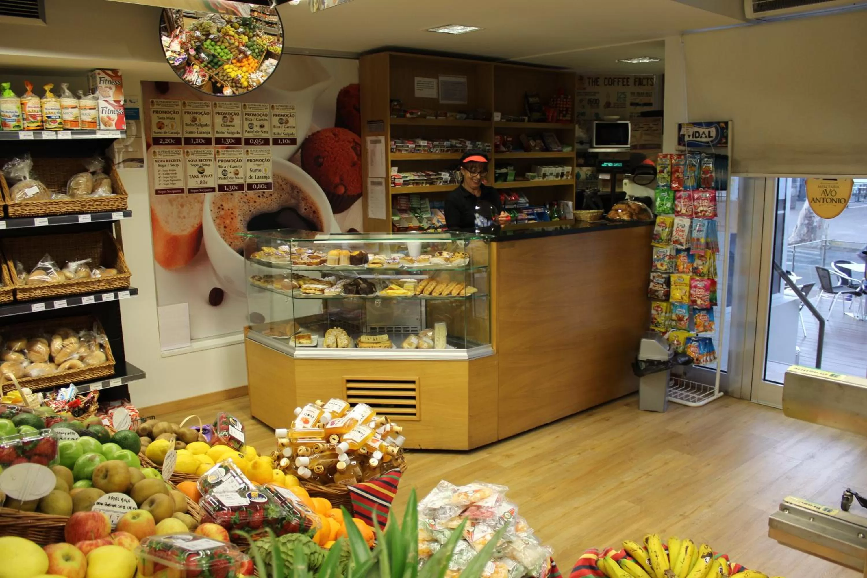 On-site shops in Apartamentos Turisticos Paraiso