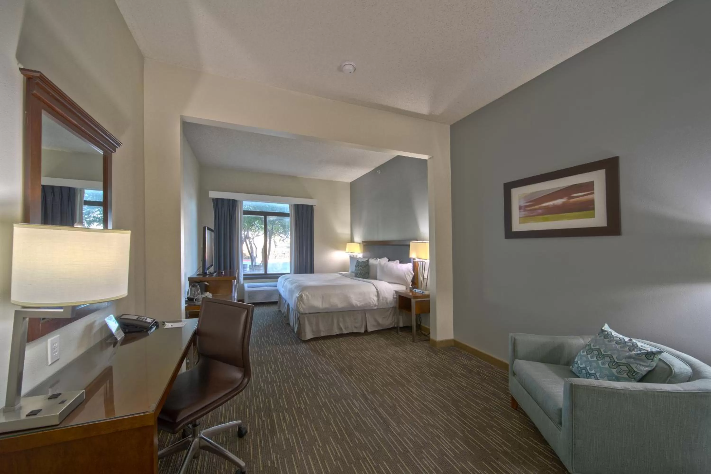 Photo of the whole room, Bed in Wingate by Wyndham and Williamson Conference Center