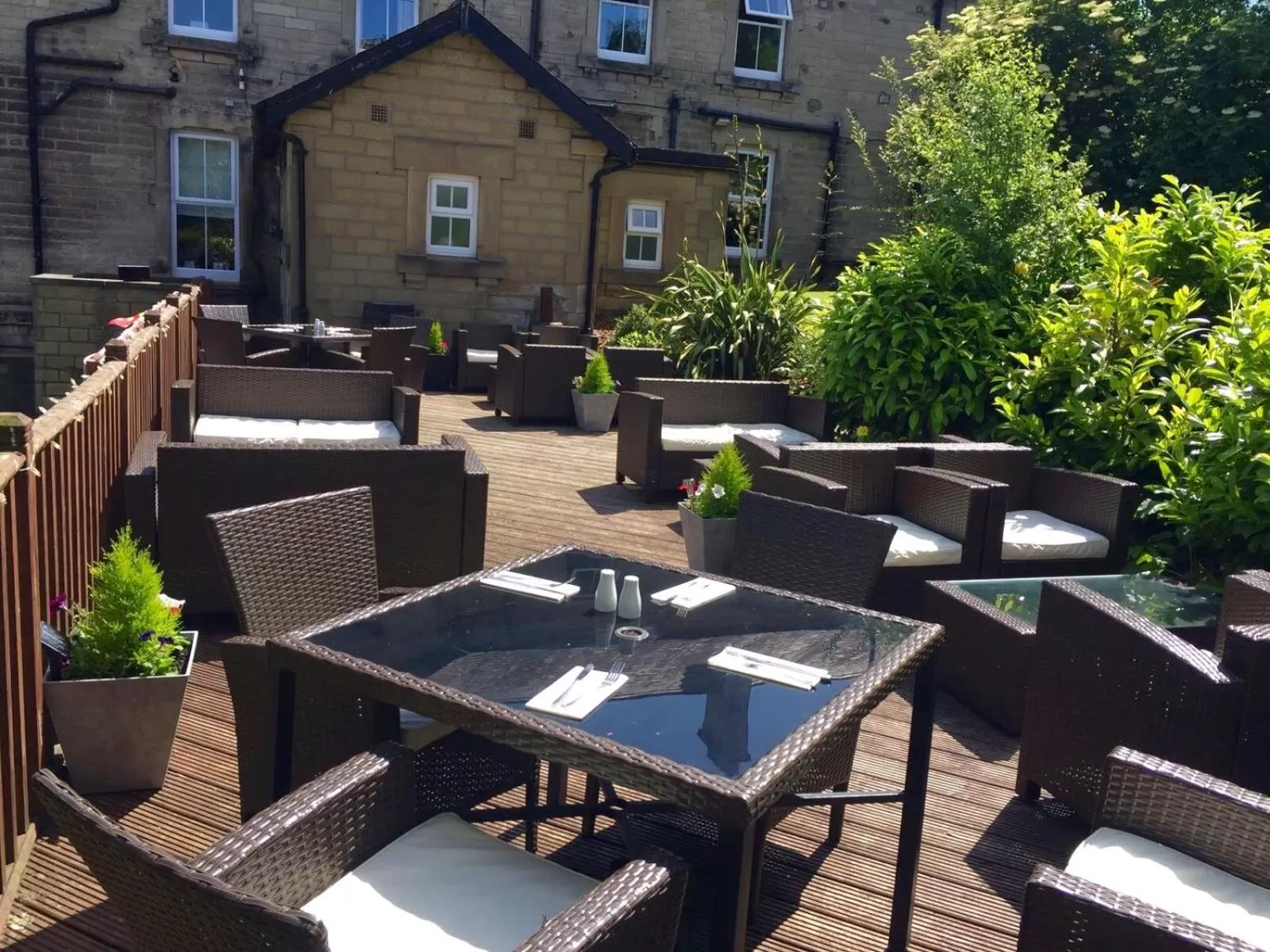 Restaurant/Places to Eat in Coquetvale Hotel