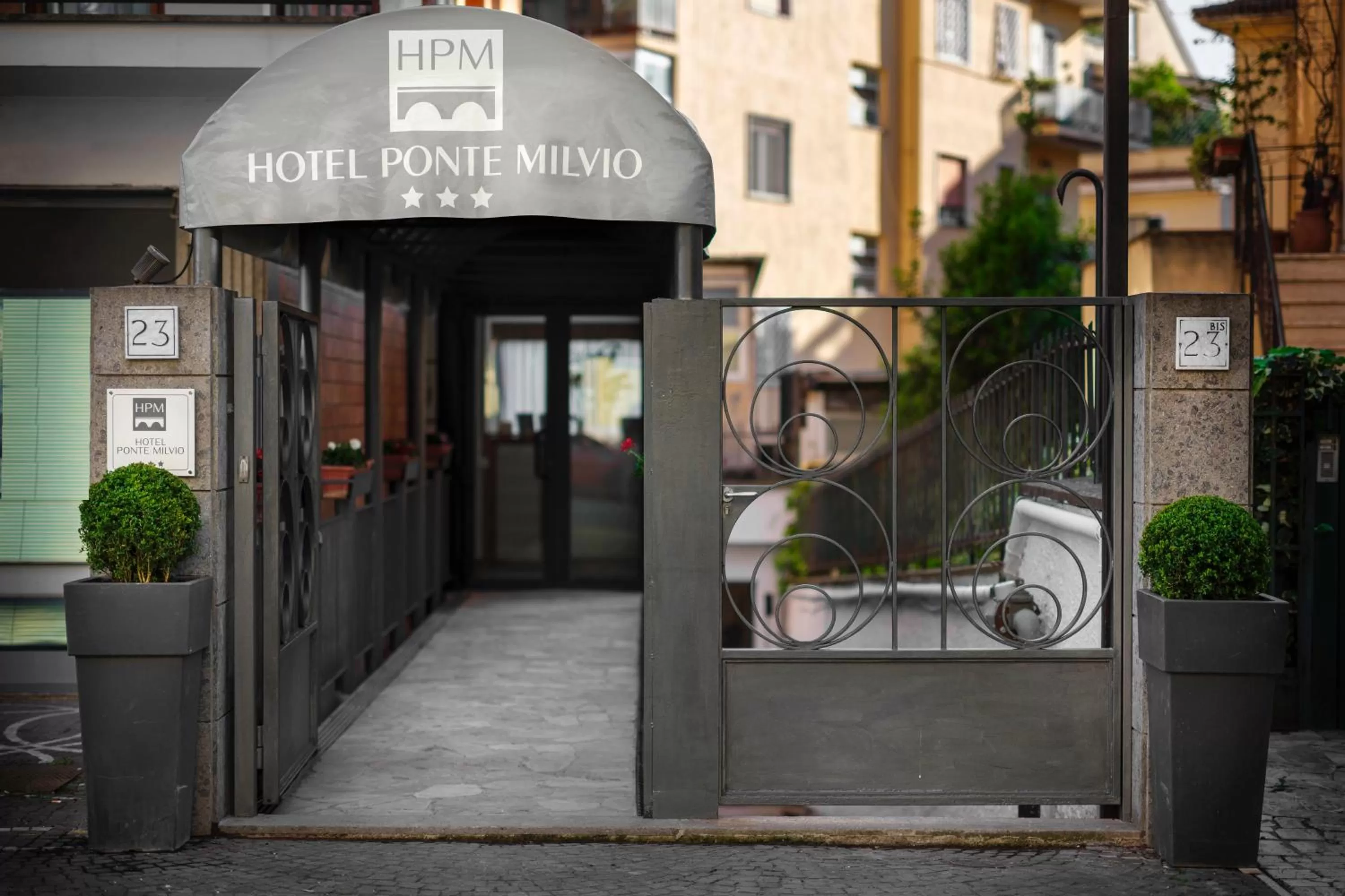 Facade/entrance in BeYou Hotel Ponte Milvio