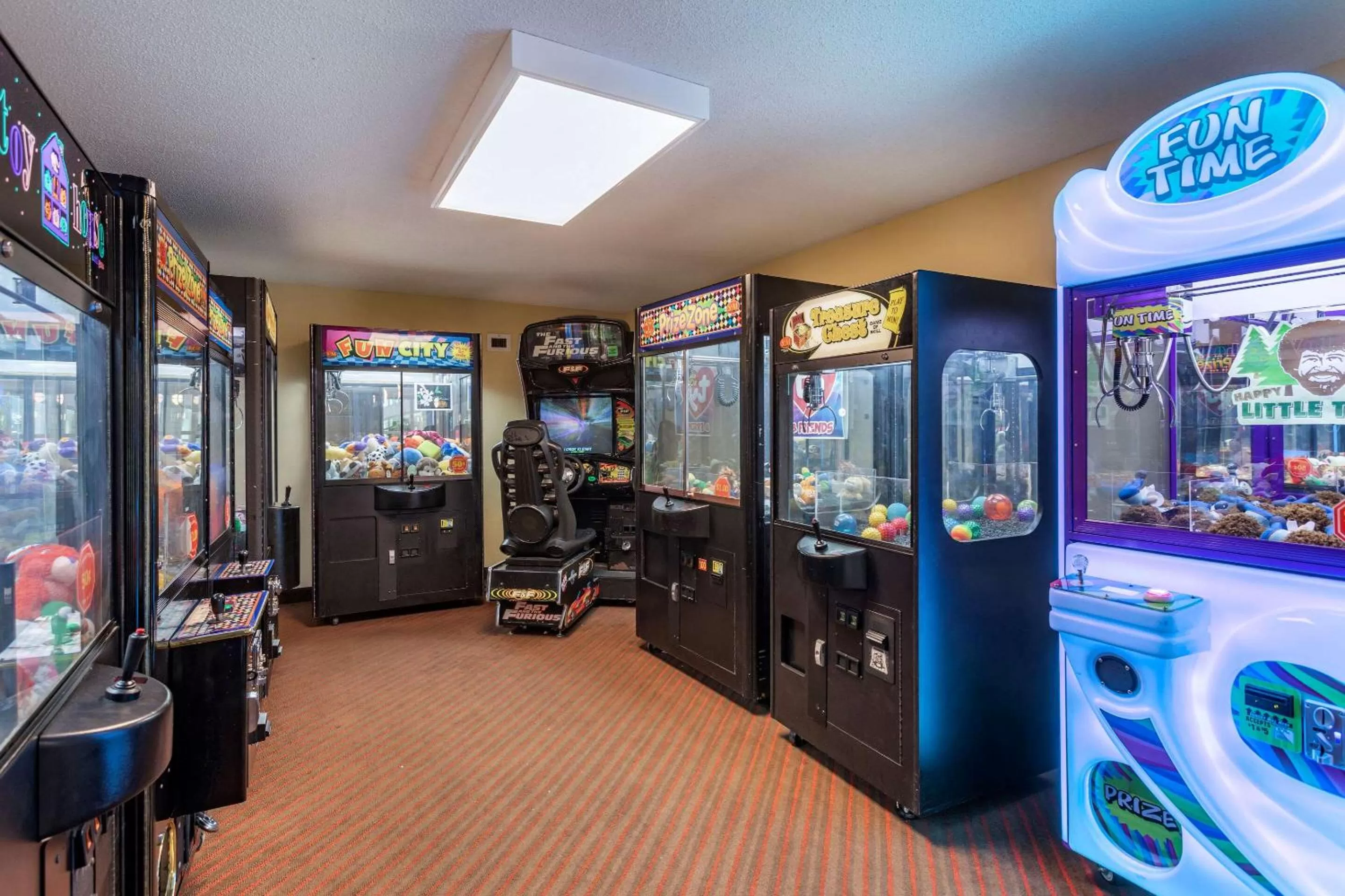 Game Room in Econo Lodge Pigeon Forge Riverside