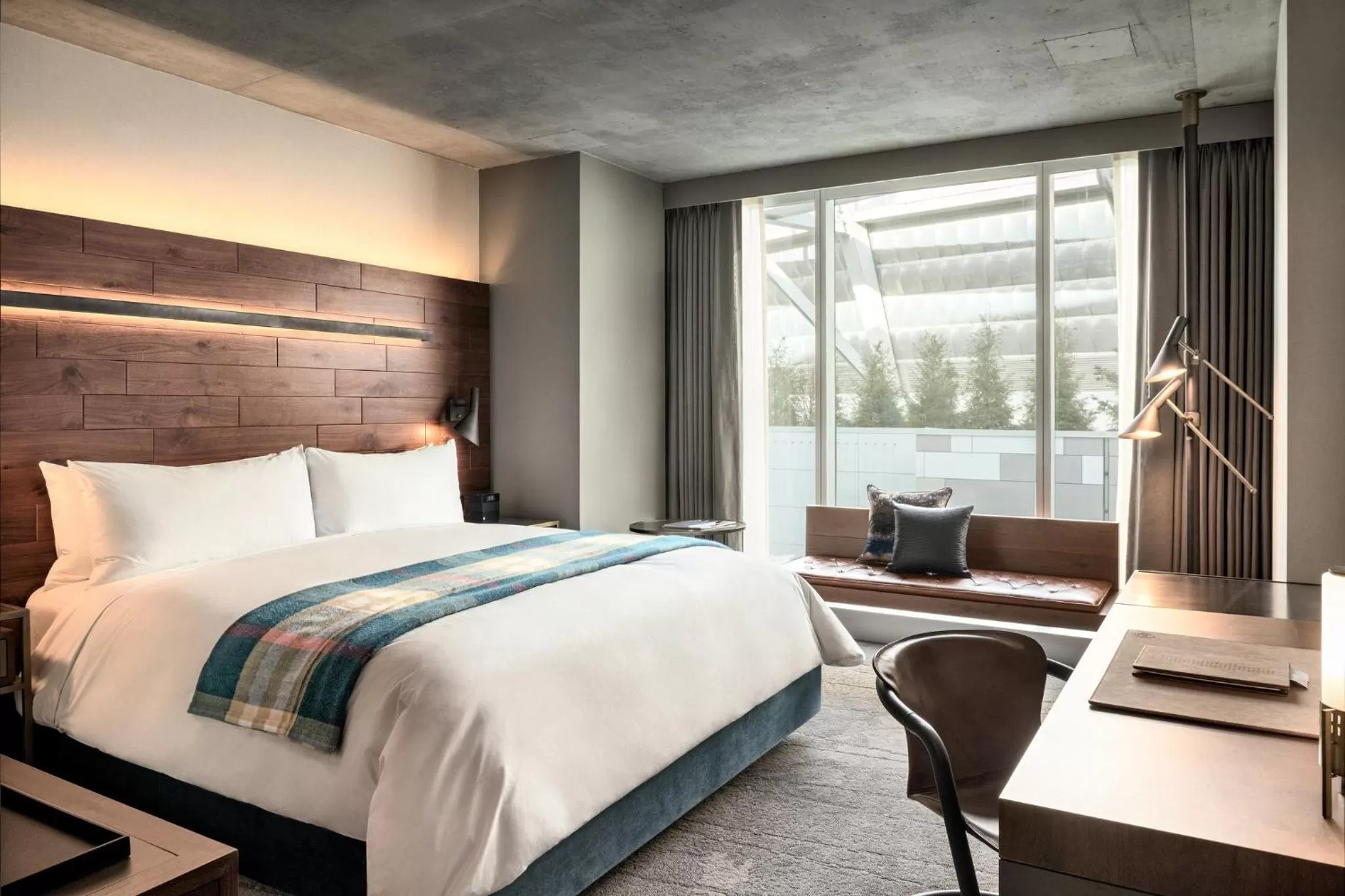 Photo of the whole room, Bed in the DOUGLAS, Autograph Collection