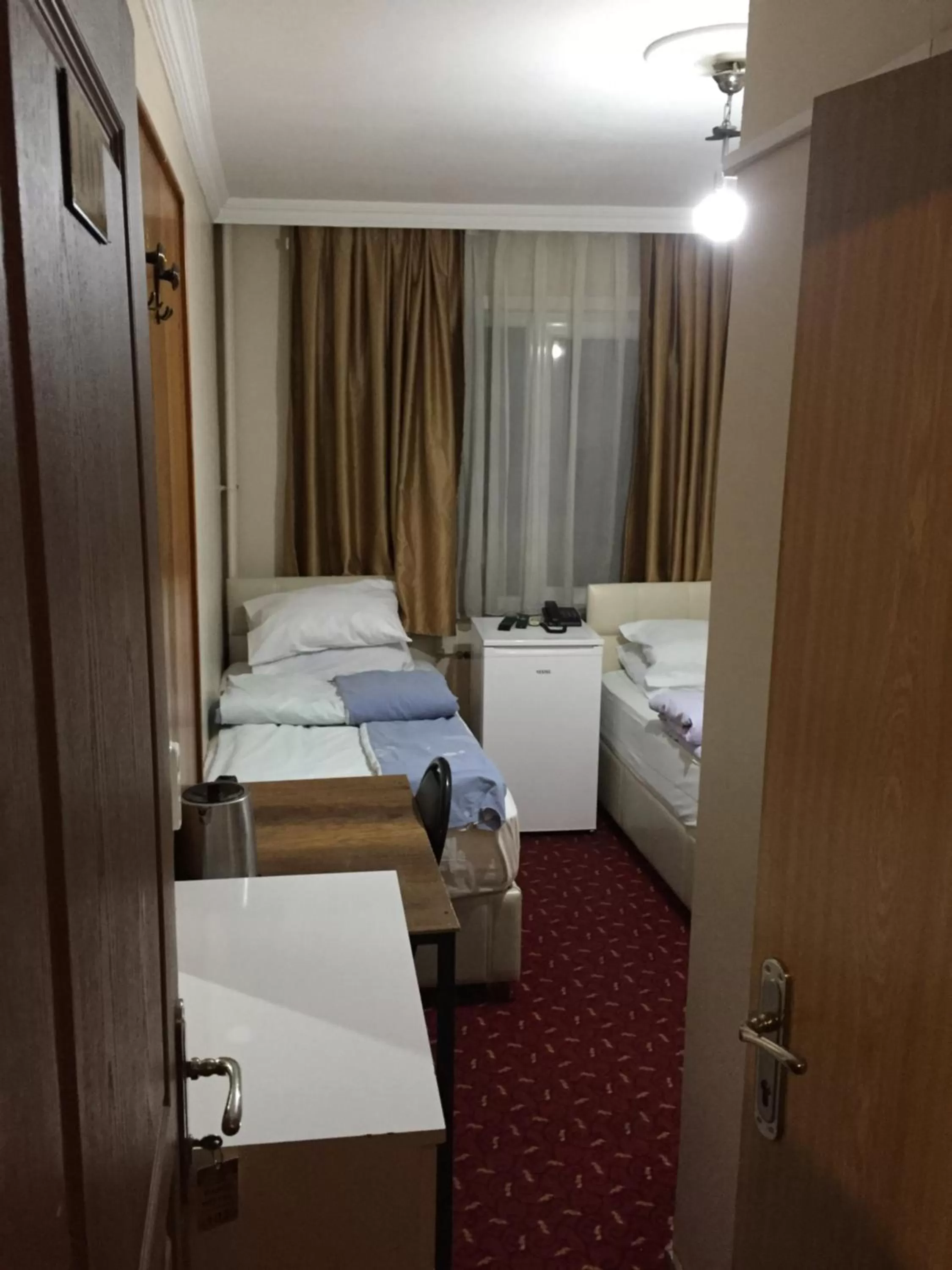 Bedroom, Bed in Paris Hotel