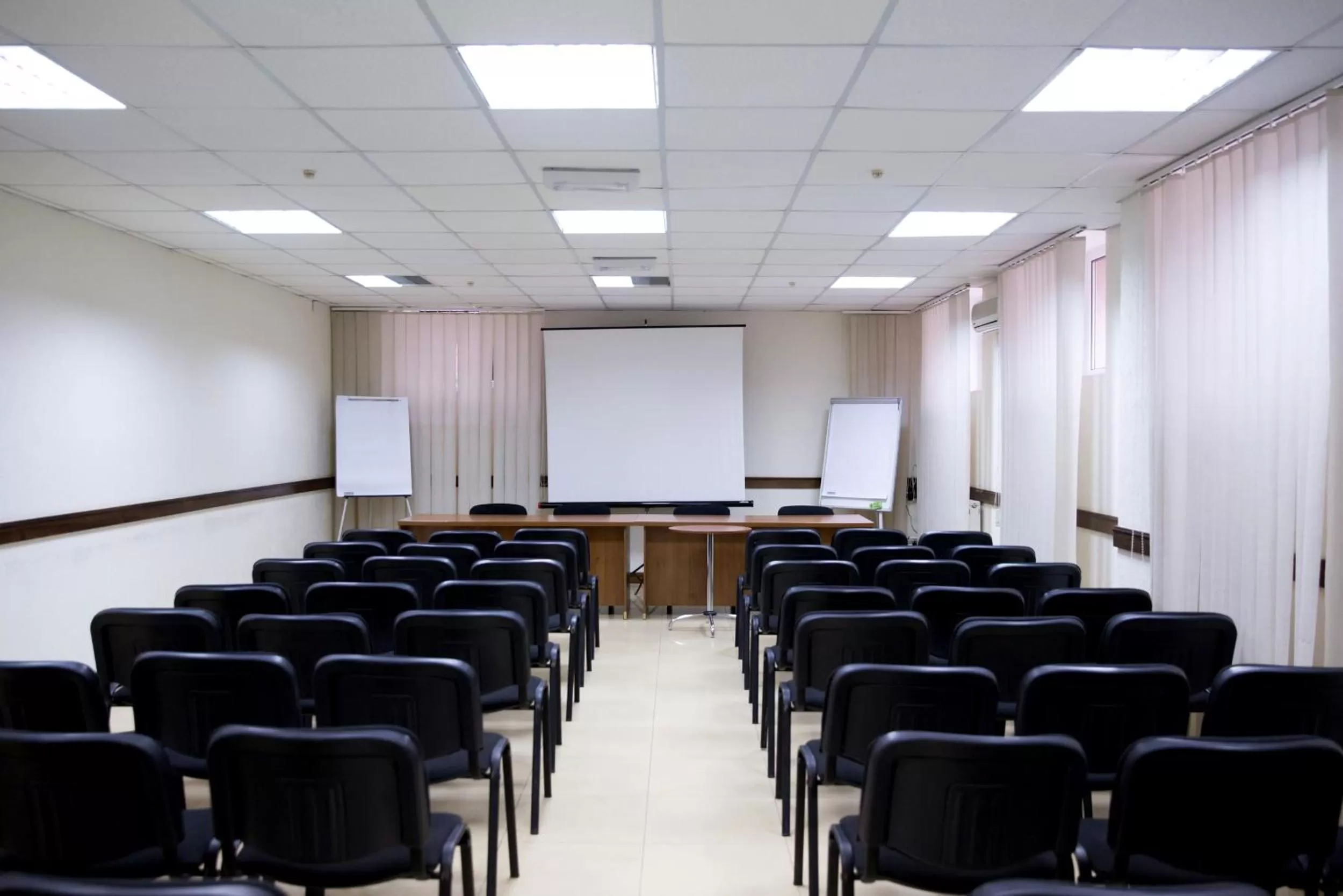 Business facilities in Lermontovskiy Hotel