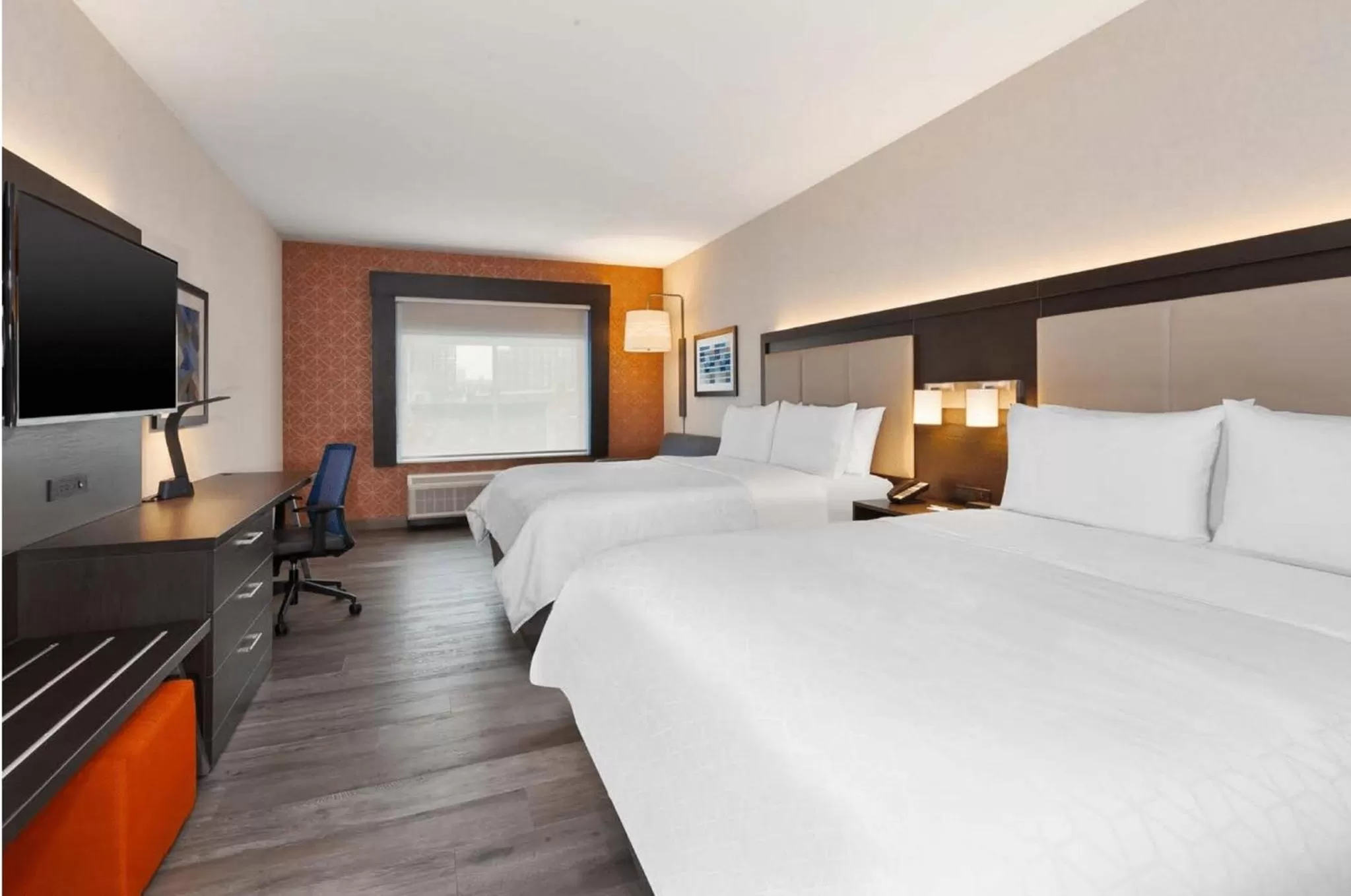 Photo of the whole room, Bed in Holiday Inn Express & Suites Jersey City - Holland Tunnel by IHG