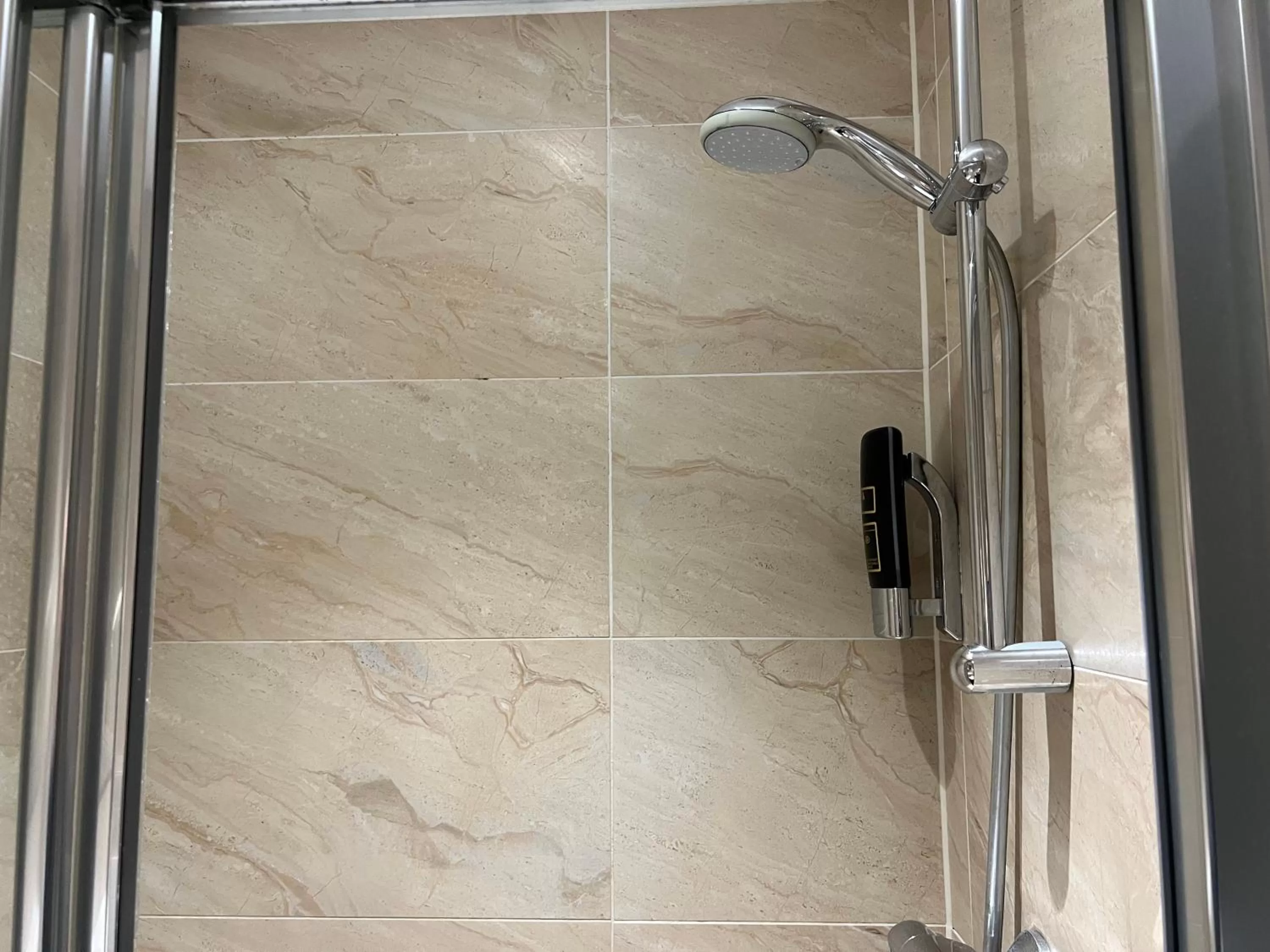 Shower in Blossoms City Hotel