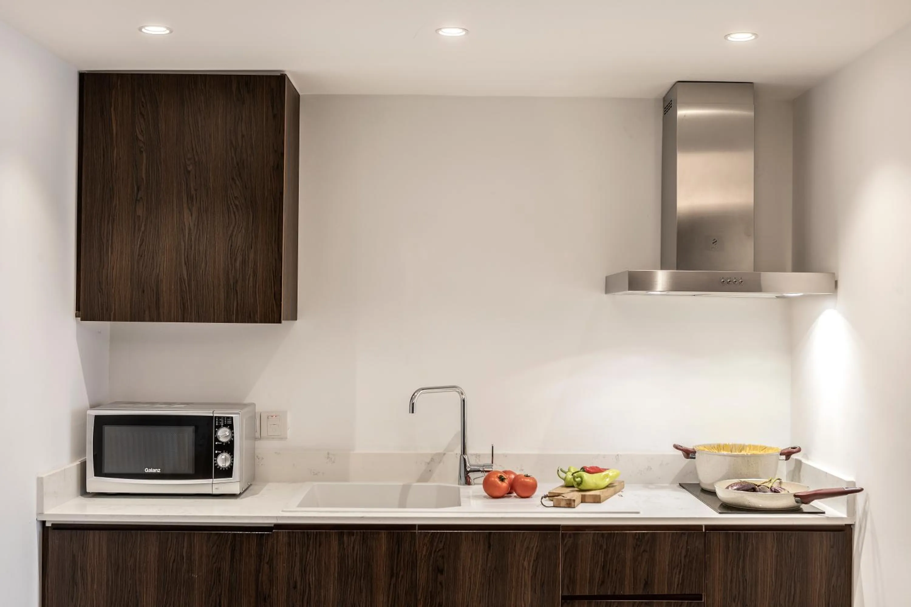 Kitchen or kitchenette in Almond Business Hotel