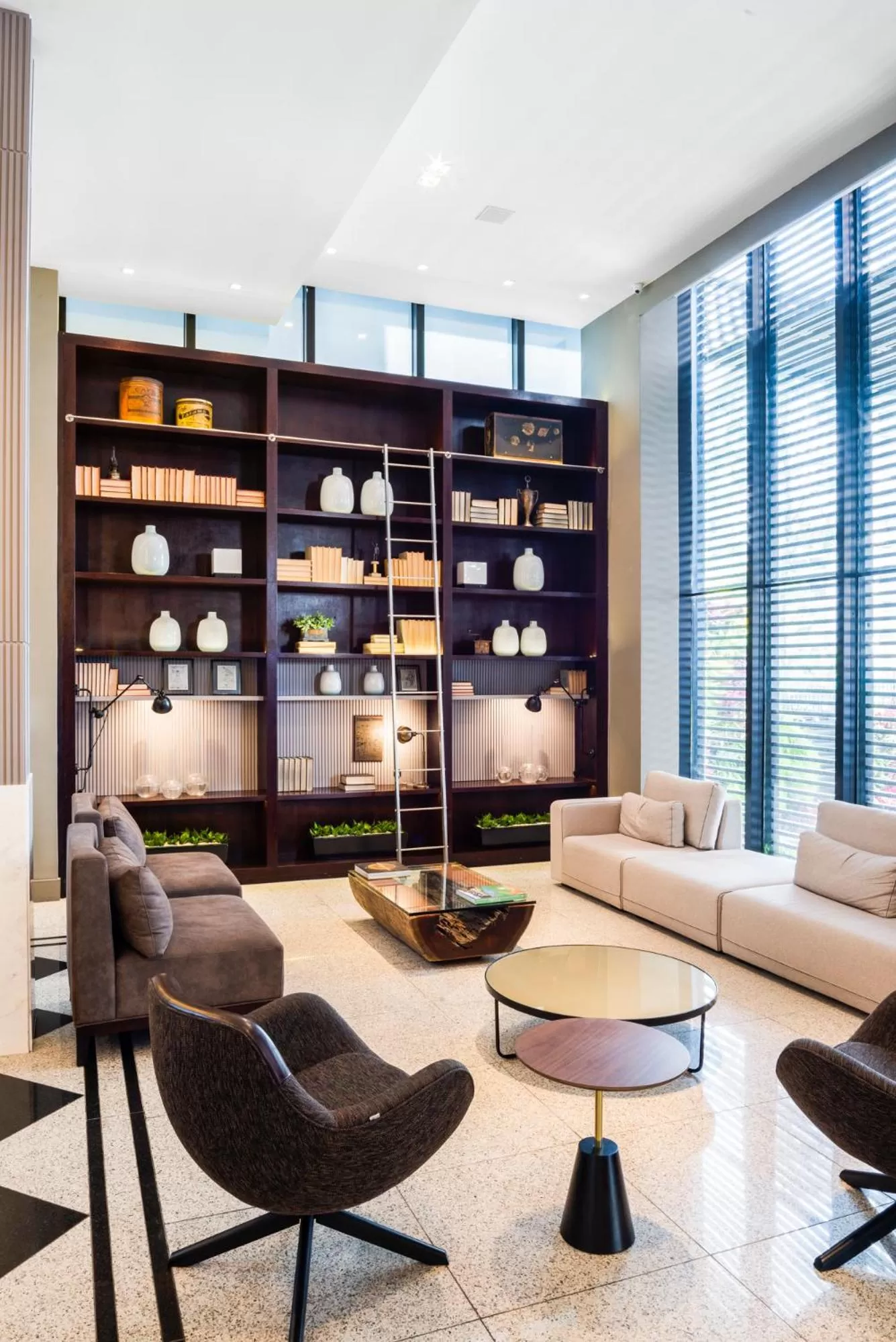 Lobby or reception in Mercure Curitiba Batel