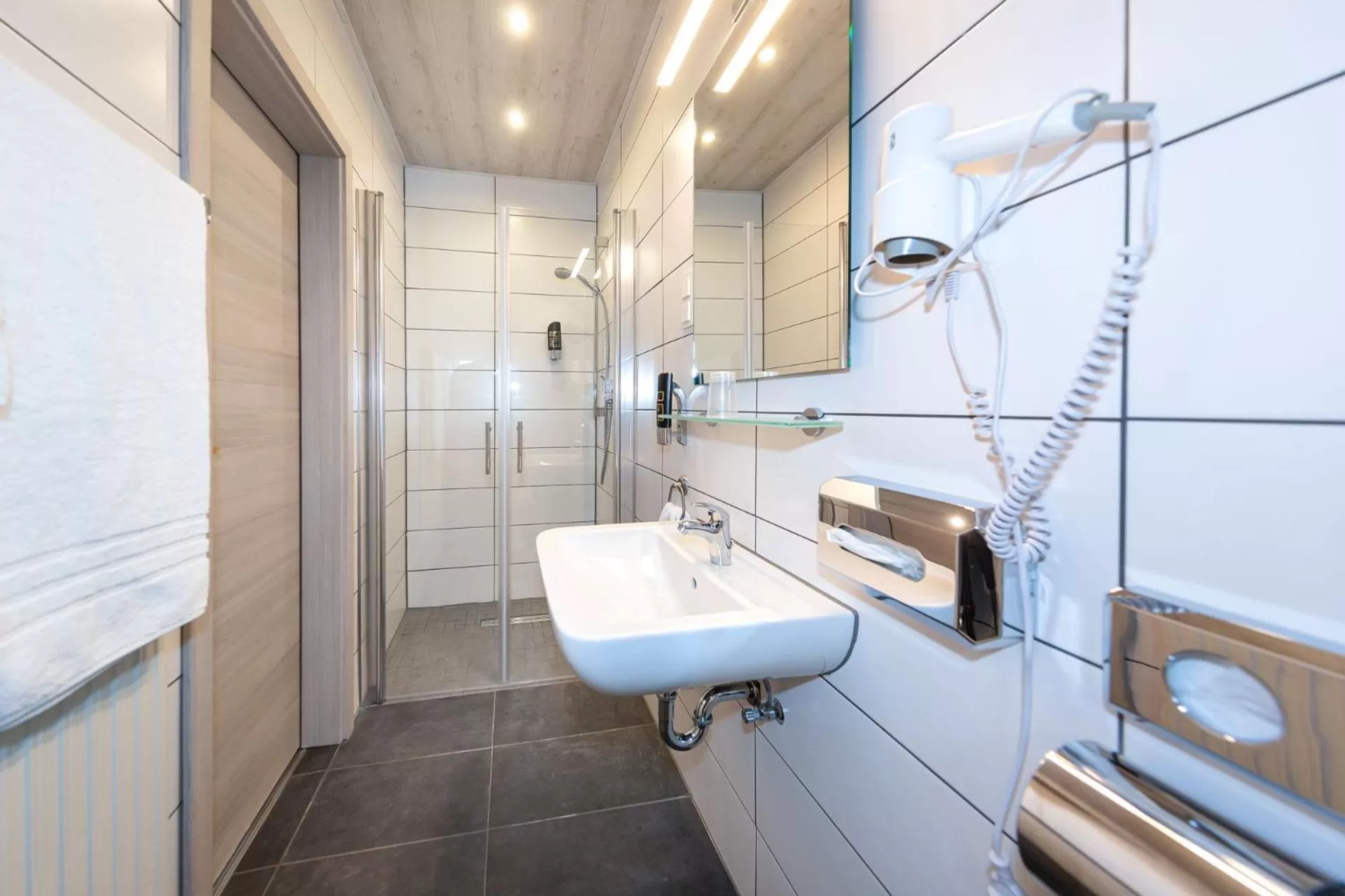 Bathroom in Gasthof zum Siegburger