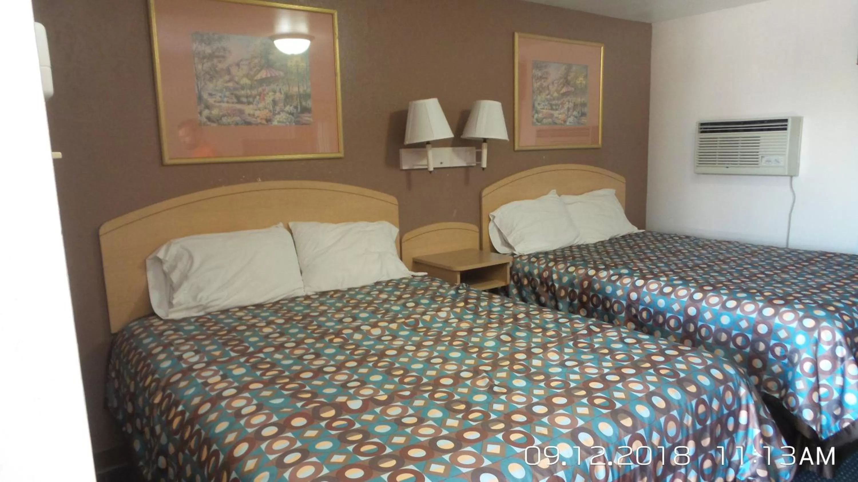 Bed in Rivers EDGE MOTEL