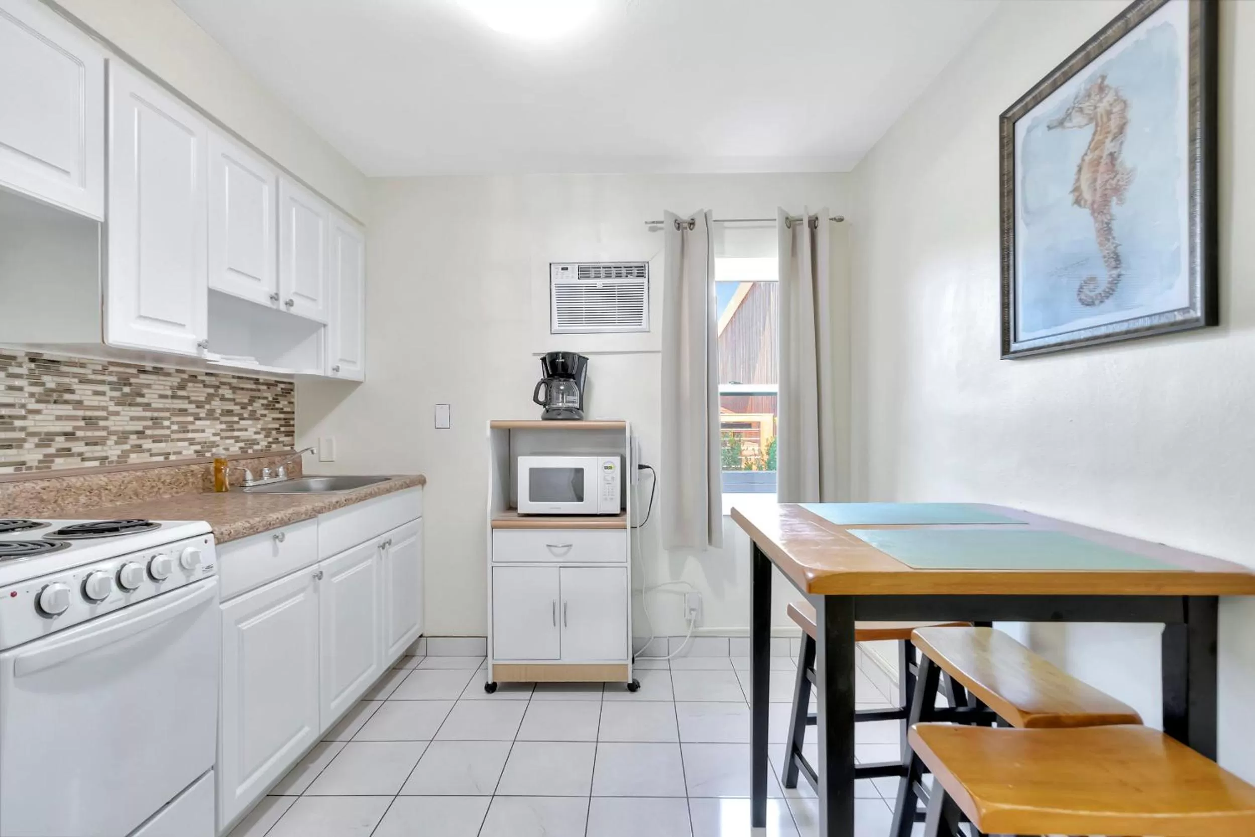 kitchen in Seahorse Guesthouse