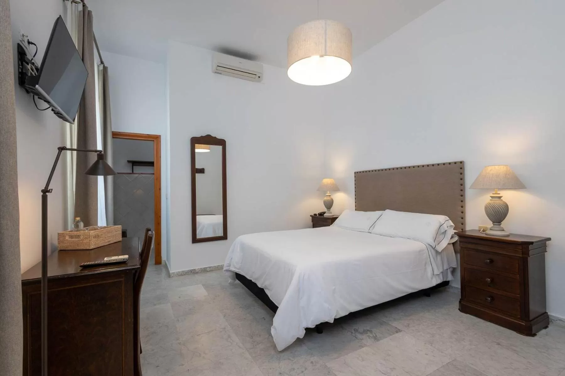 Bedroom, Bed in Hotel Tugasa Casa Palacio Medina Sidonia