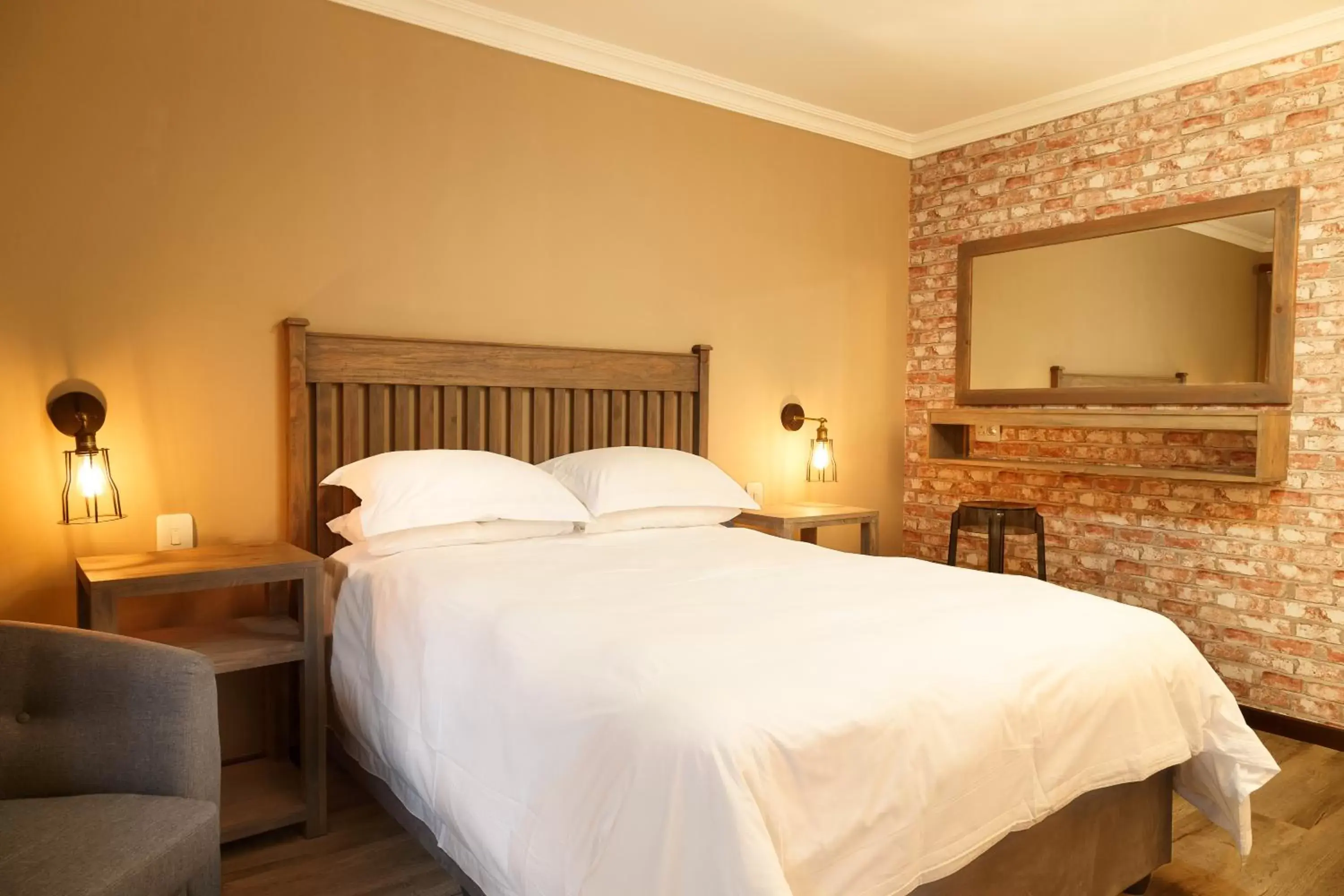 Courtyard Room Double Bed in Loerie Guest Lodge Courtyard Room Double Bed in Loerie Guest Lodge