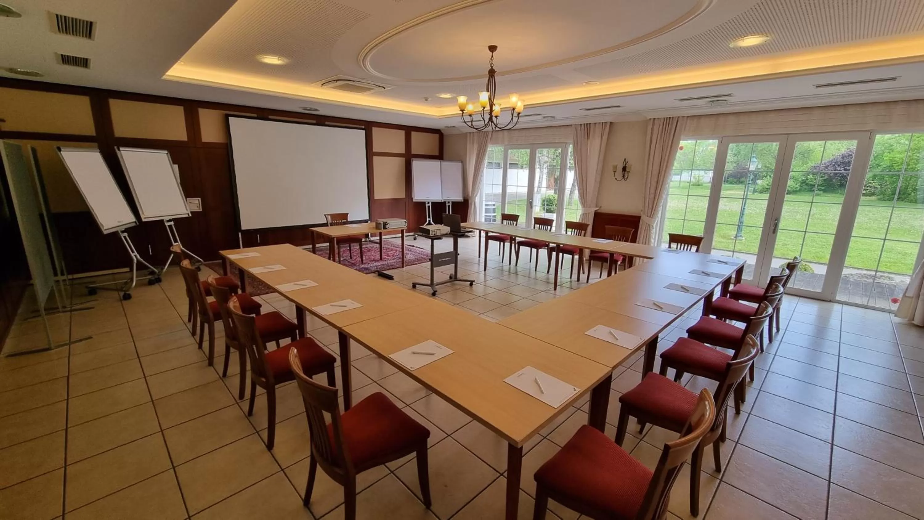 Business facilities in BIRKENHOF GOLS - B & B - Wohlfühl Hotel mit Wochenend-Restaurant