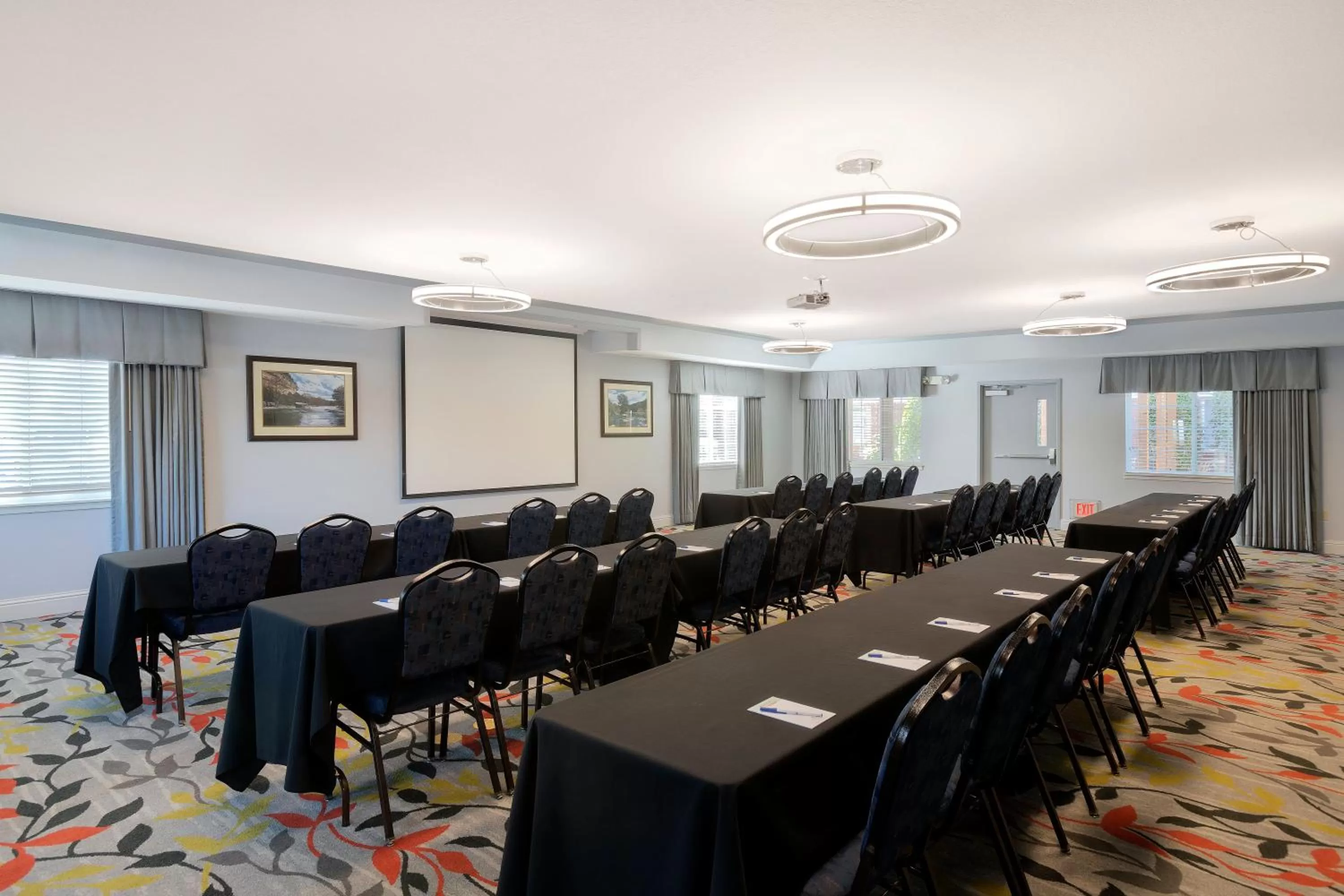 Meeting/conference room in Candlewood Suites Rogers-Bentonville by IHG