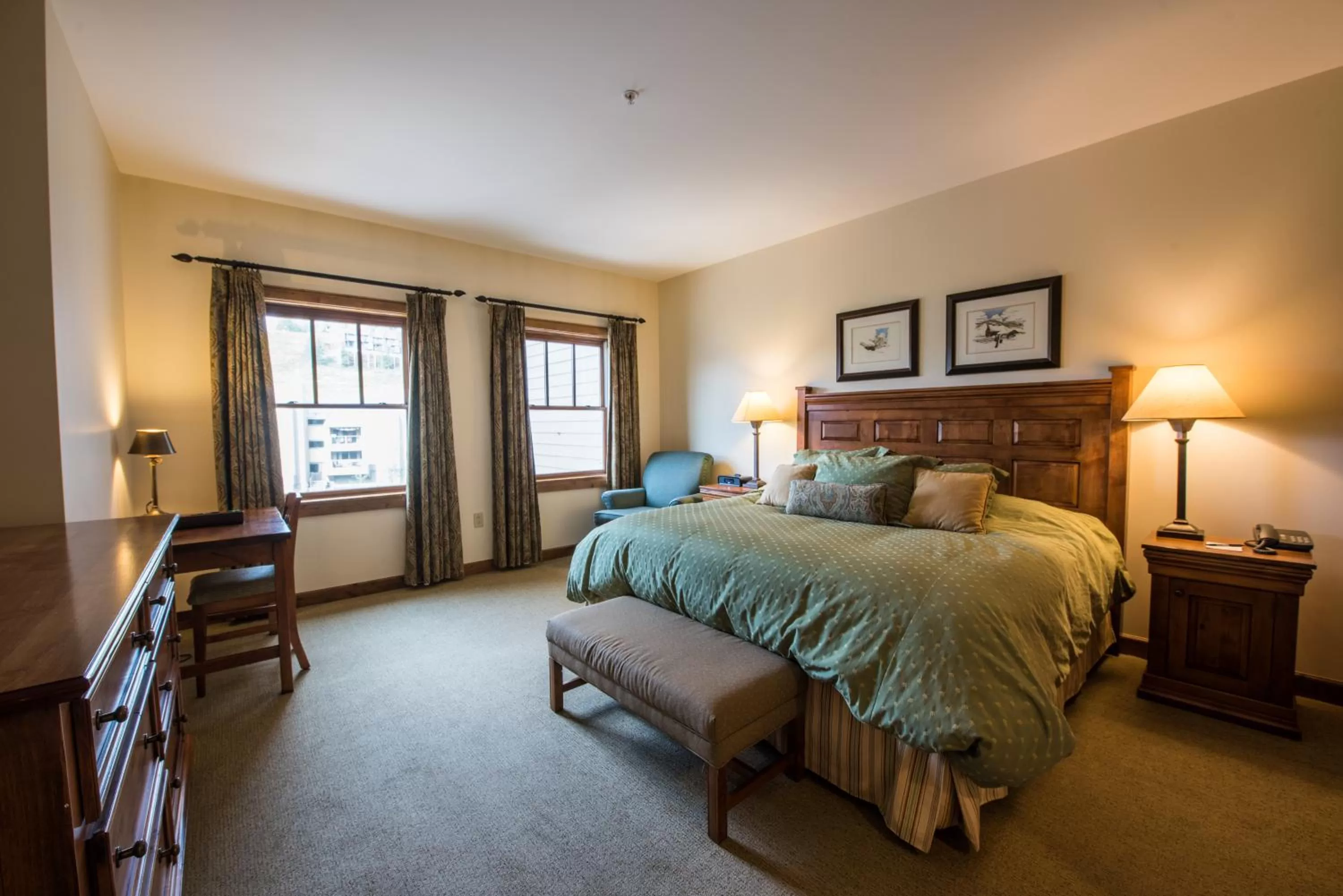 Bed in The Lodge at Mountaineer Square, A Vail Resorts Property