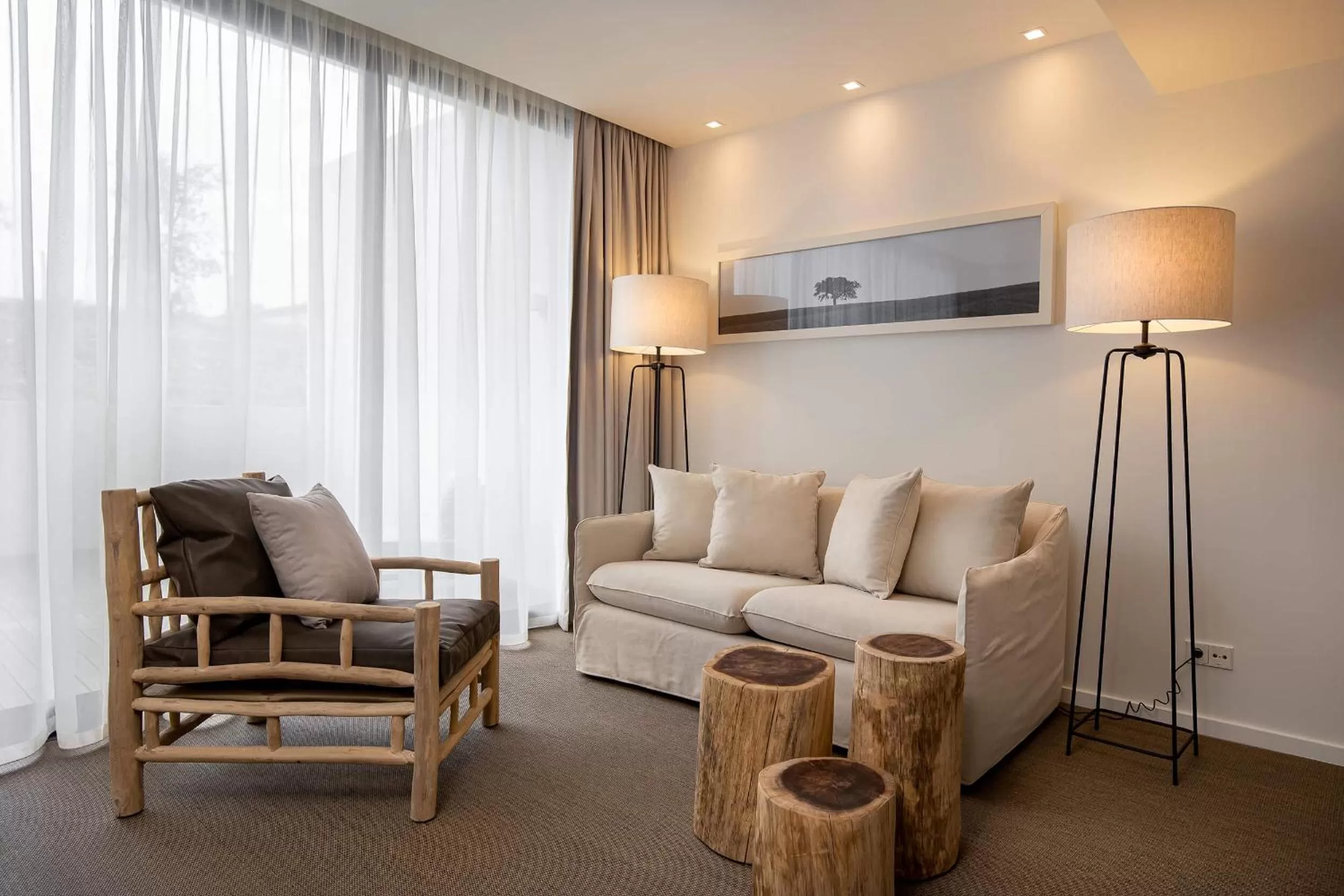 Seating area in Octant Evora