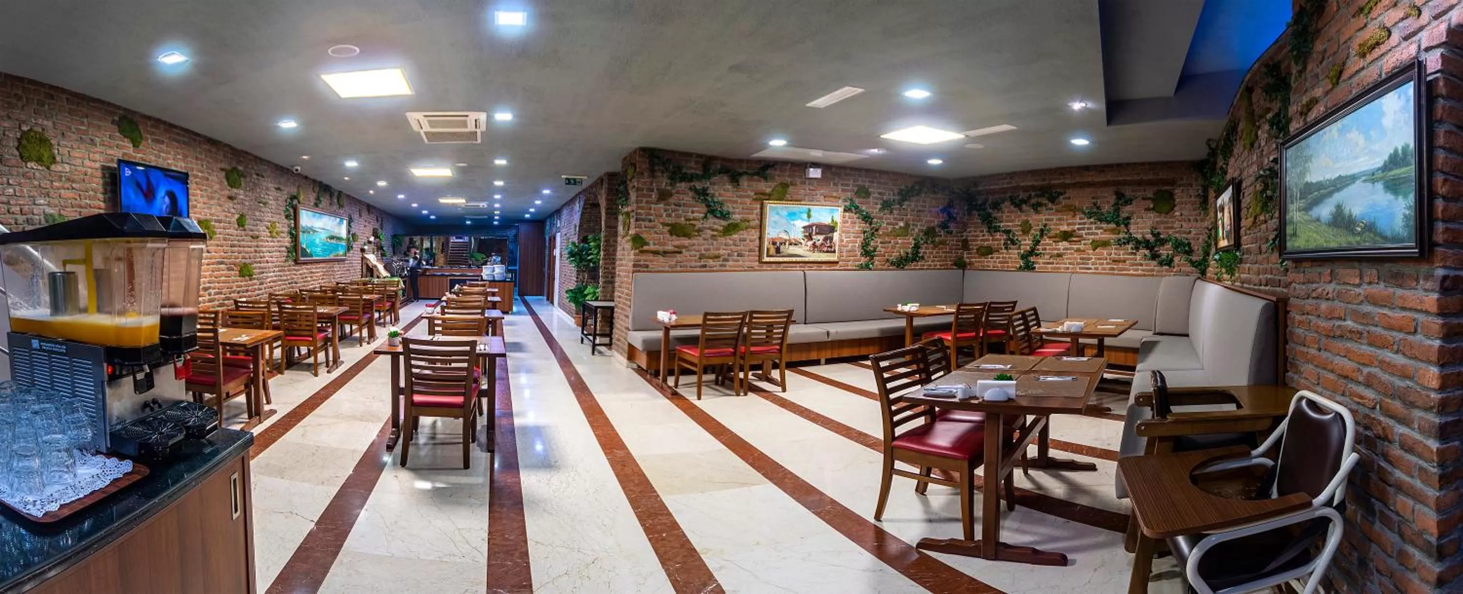 Restaurant/places to eat in Aprilis Hotel - Special Category